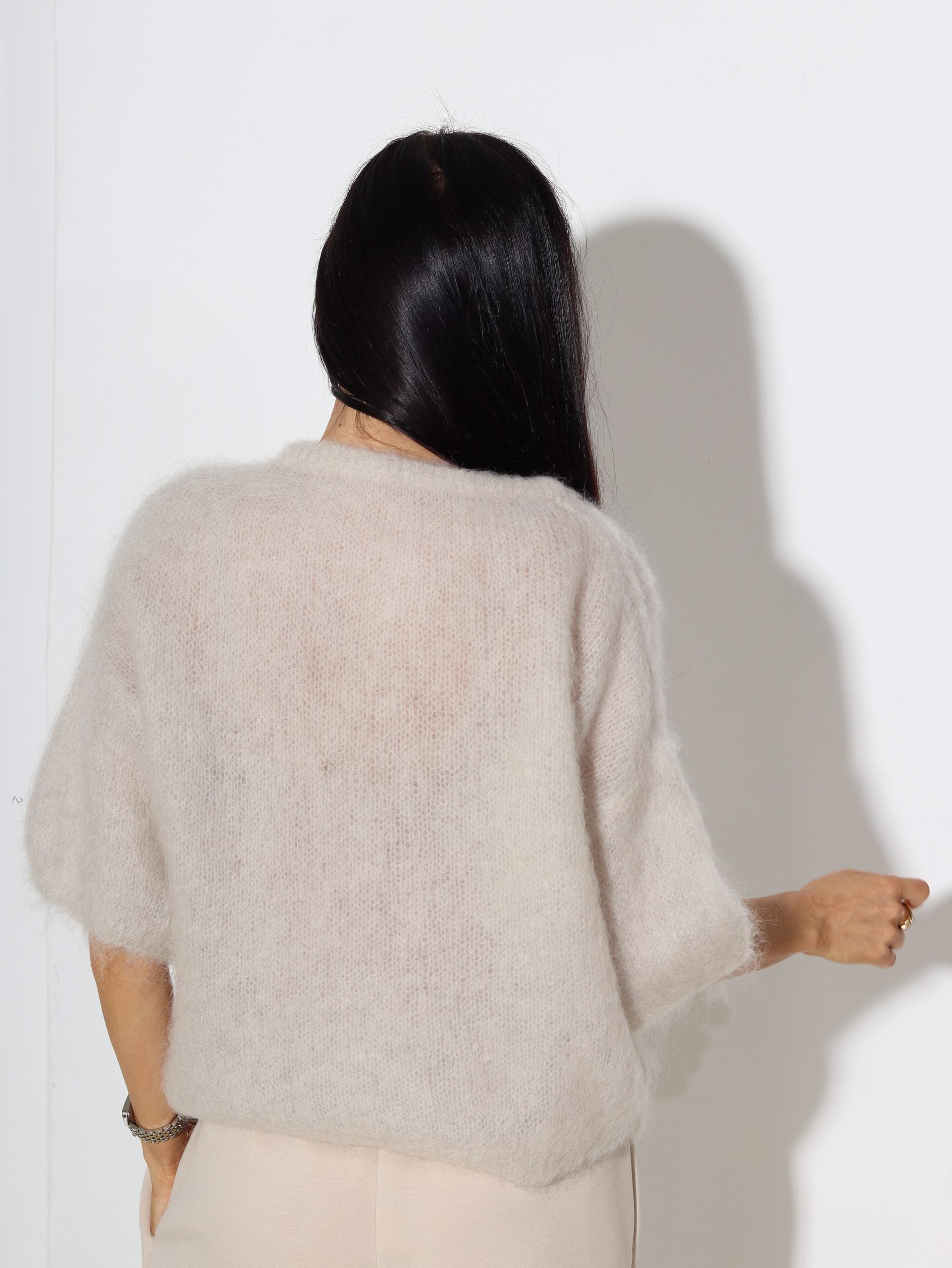 Bēša mohēras jaka ar mirdzošām pogām - 16971