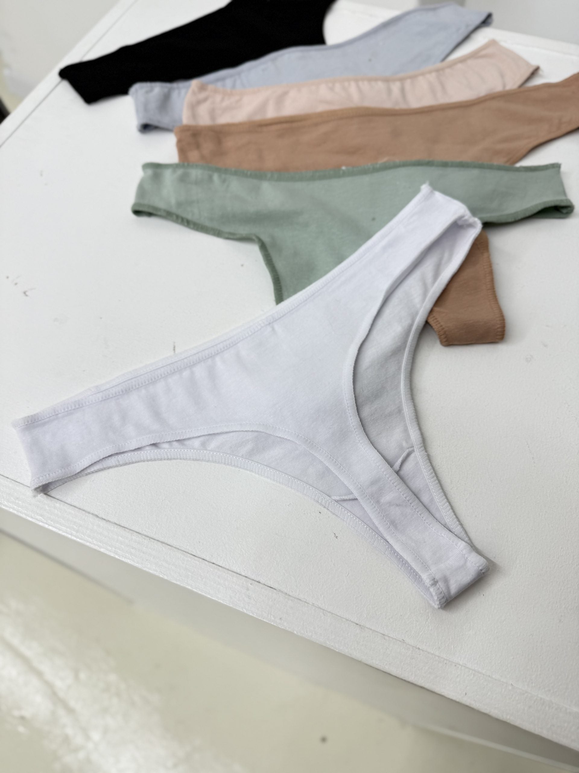 Baltas kokvilnas string biksītes "Basic" - 16211