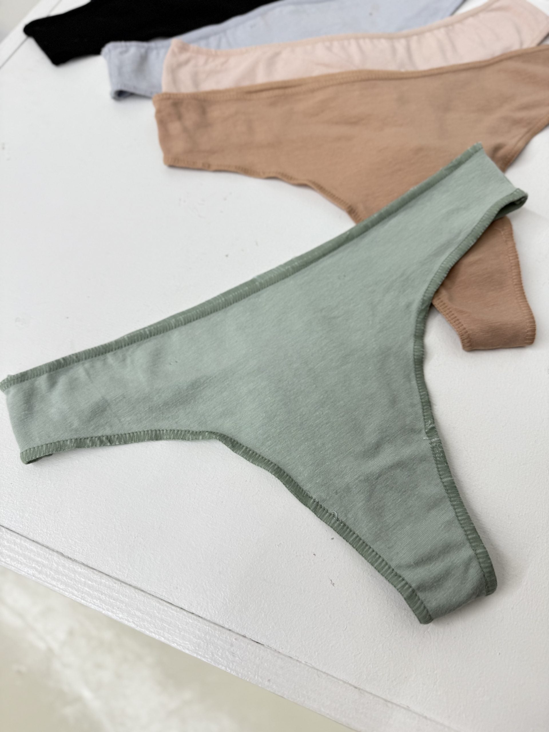 Zaļas kokvilnas string biksītes "Basic" - 16215