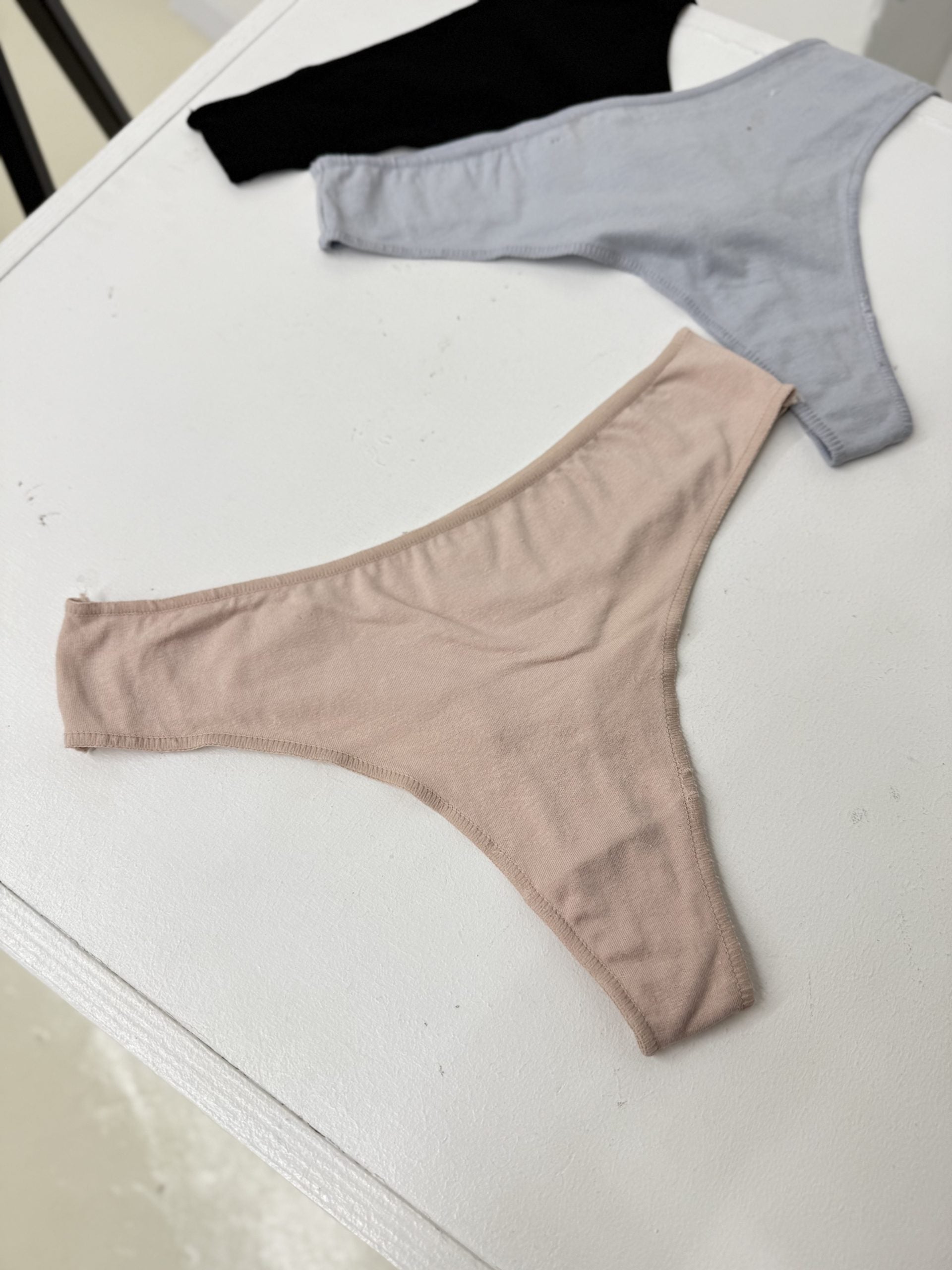 Bēšas kokvilnas string biksītes "Basic" - 16214