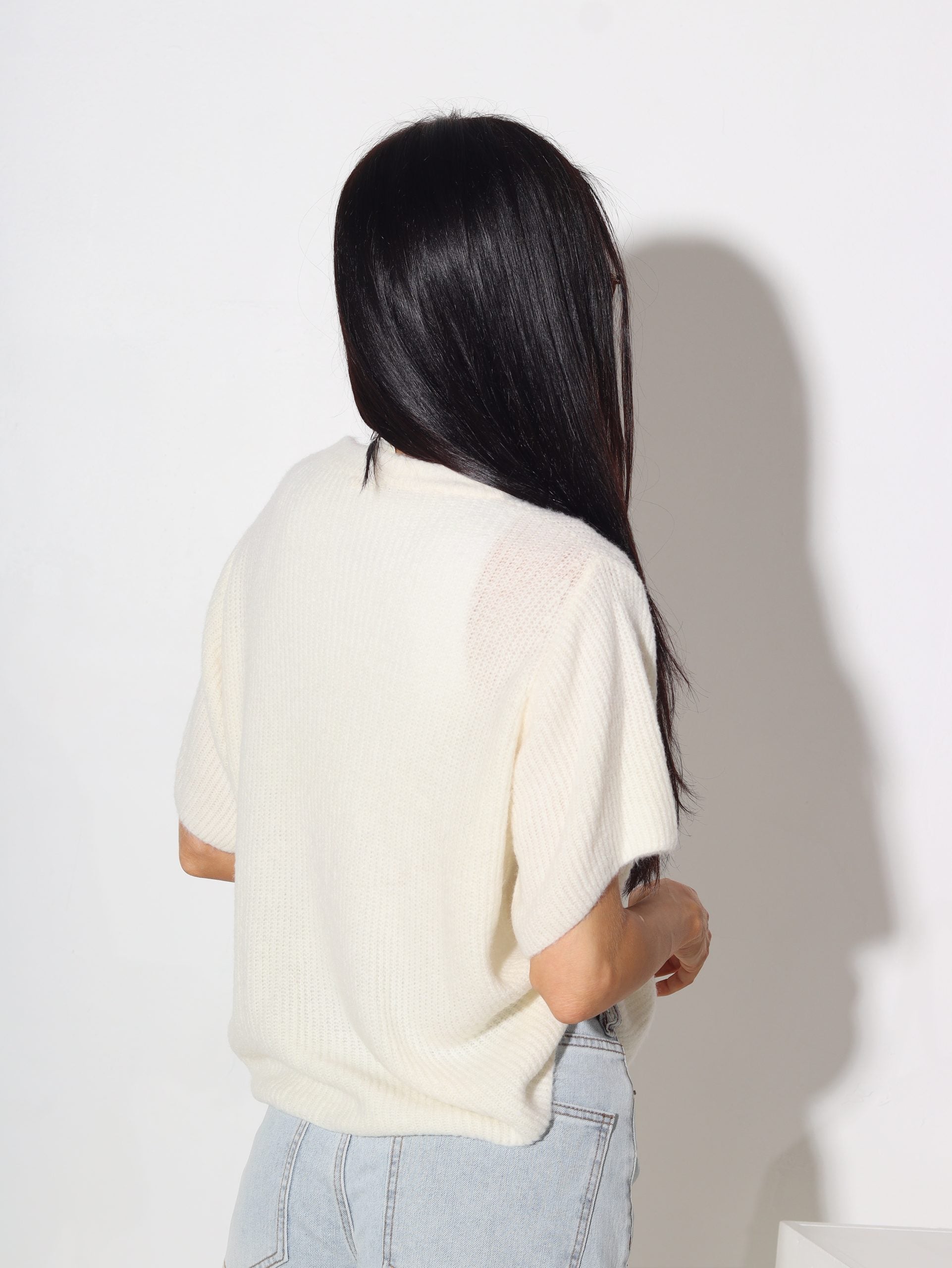 Balta adīta jaciņa ar īsu piedurkni - 15919