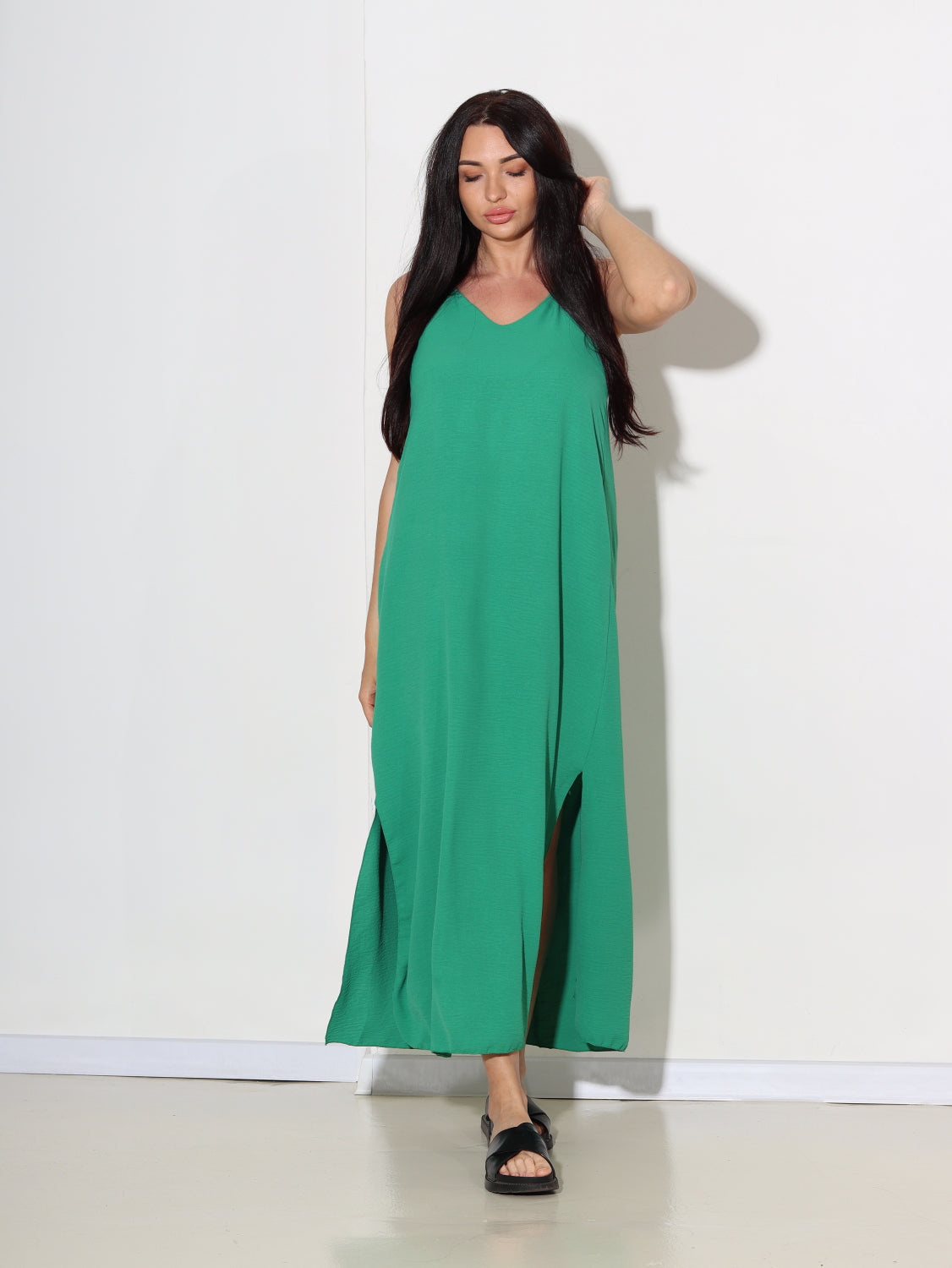 Zaļa kleita uz smalkām lencītēm - 15552