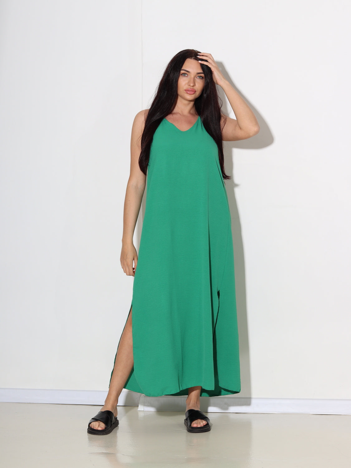 Zaļa kleita uz smalkām lencītēm - 15552