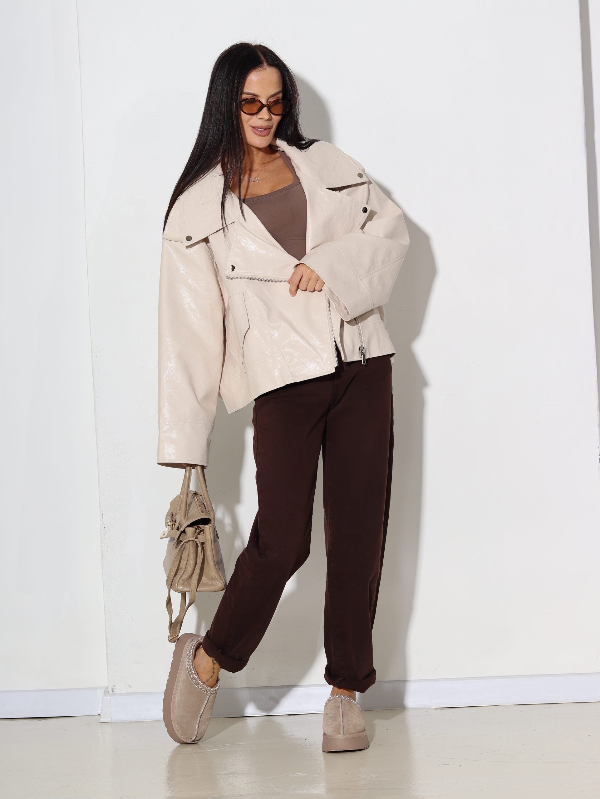 Bēša, eco ādas paplatināta īsā jaka - 16301