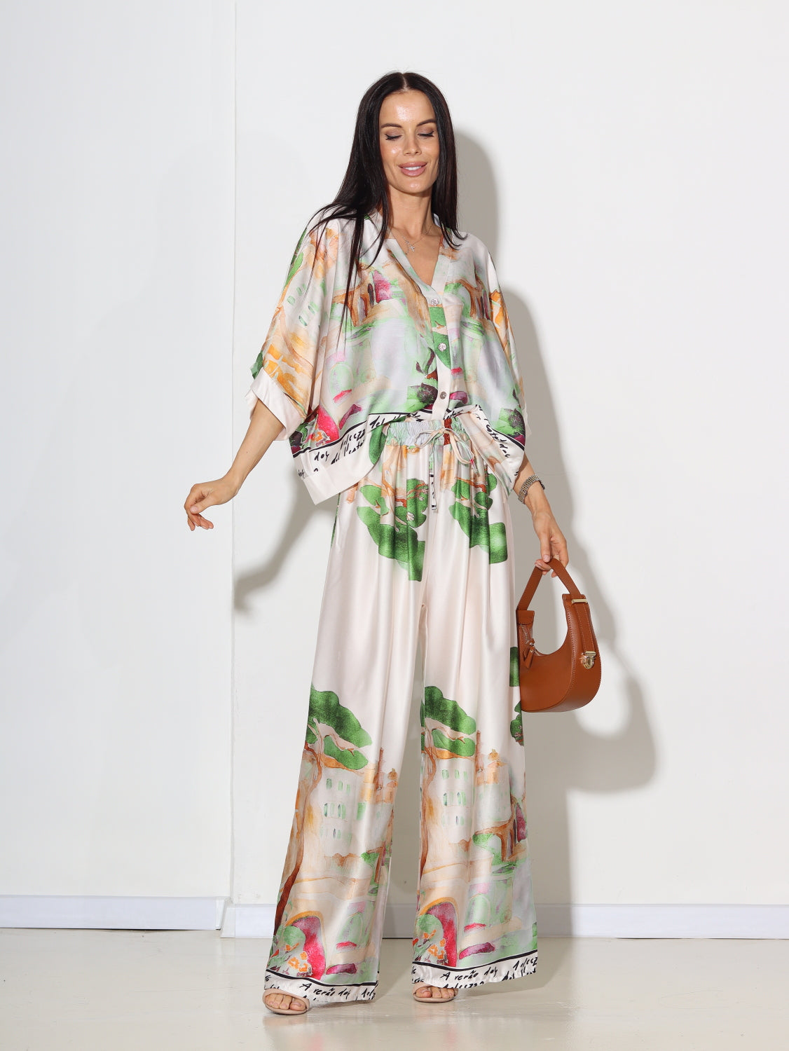 Balts komplekts ar gleznas printu - 14736