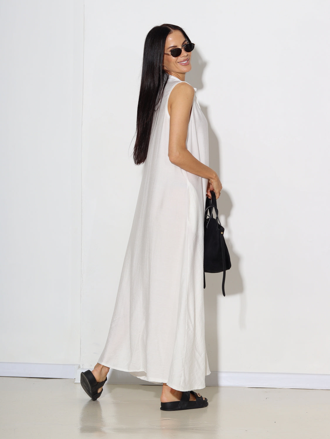 Balta, gara, pogājama kleita bez piedurknēm - 15610