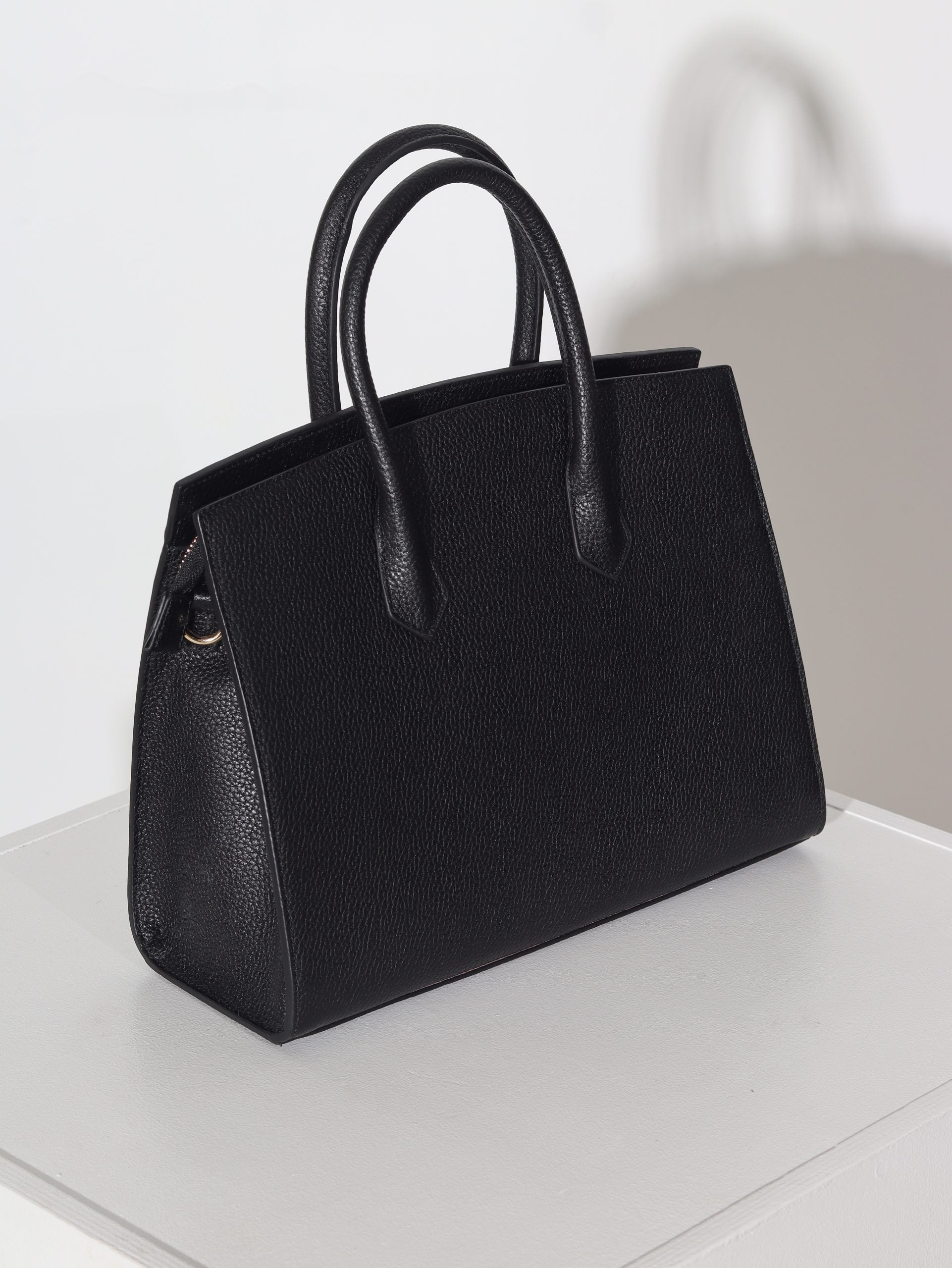 Melnas krāsas taisnstūra formas d/a soma uz divām lencēm - 15950