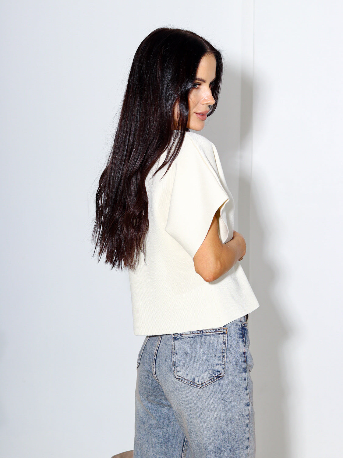 Bēša smalka adījuma jaciņa ar īsām piedurknēm - 14293