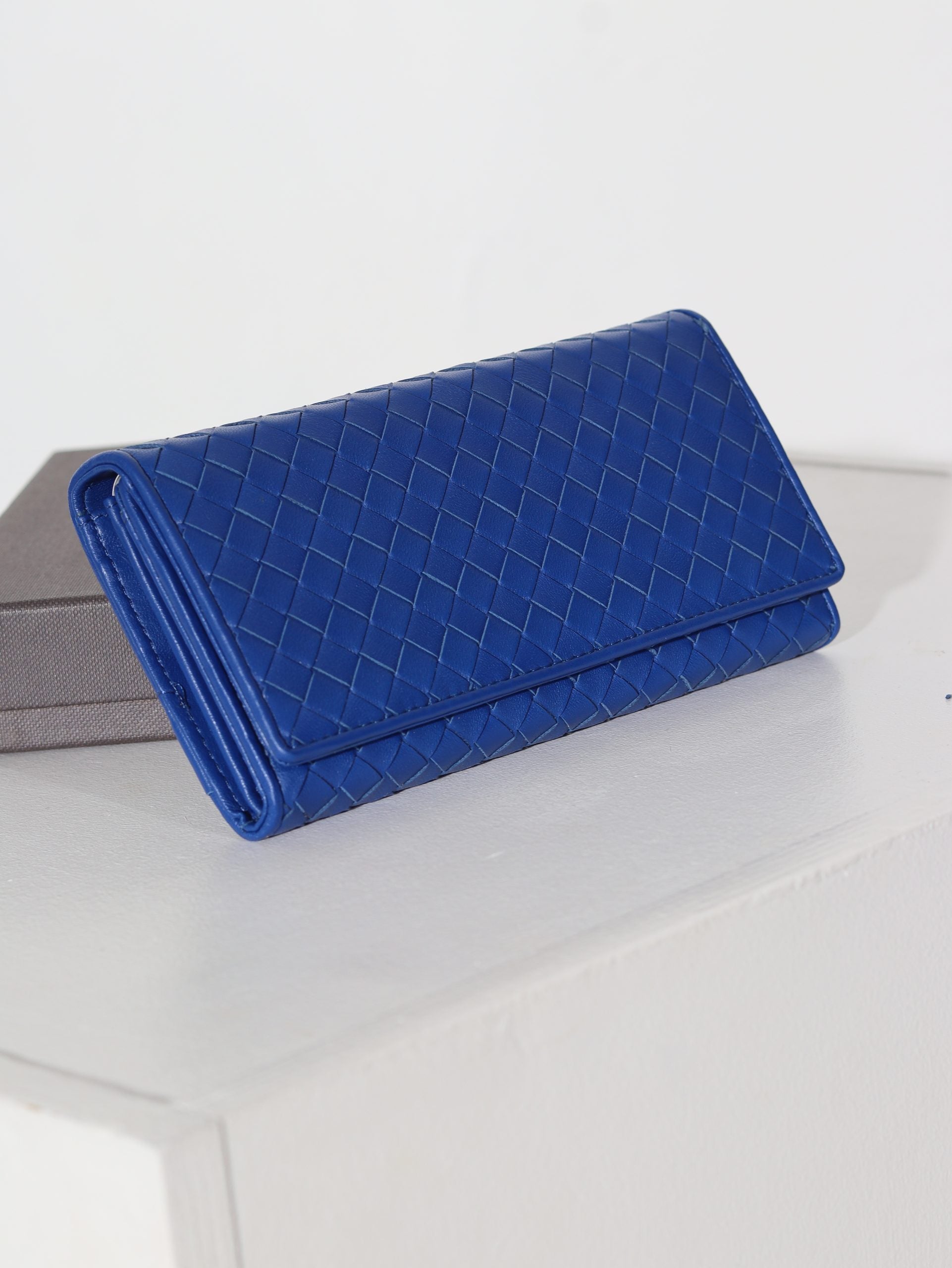 Koši zils d/ā maks ar pinuma imitāciju un spiedpogu aizdari - 15968