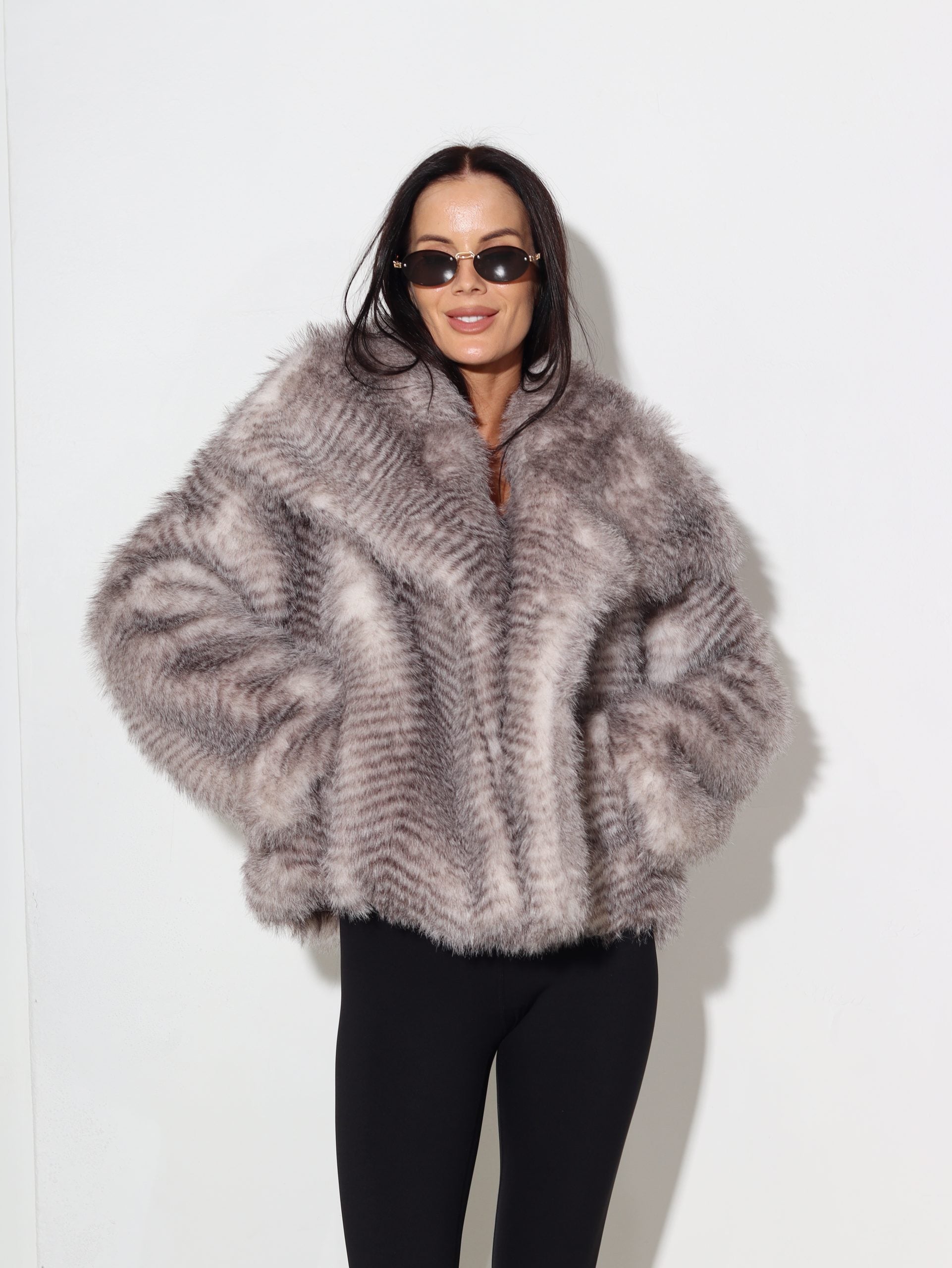 Bēša ar pelēkas krāsas iejaukumu, īss m/ā kažociņš - 16336