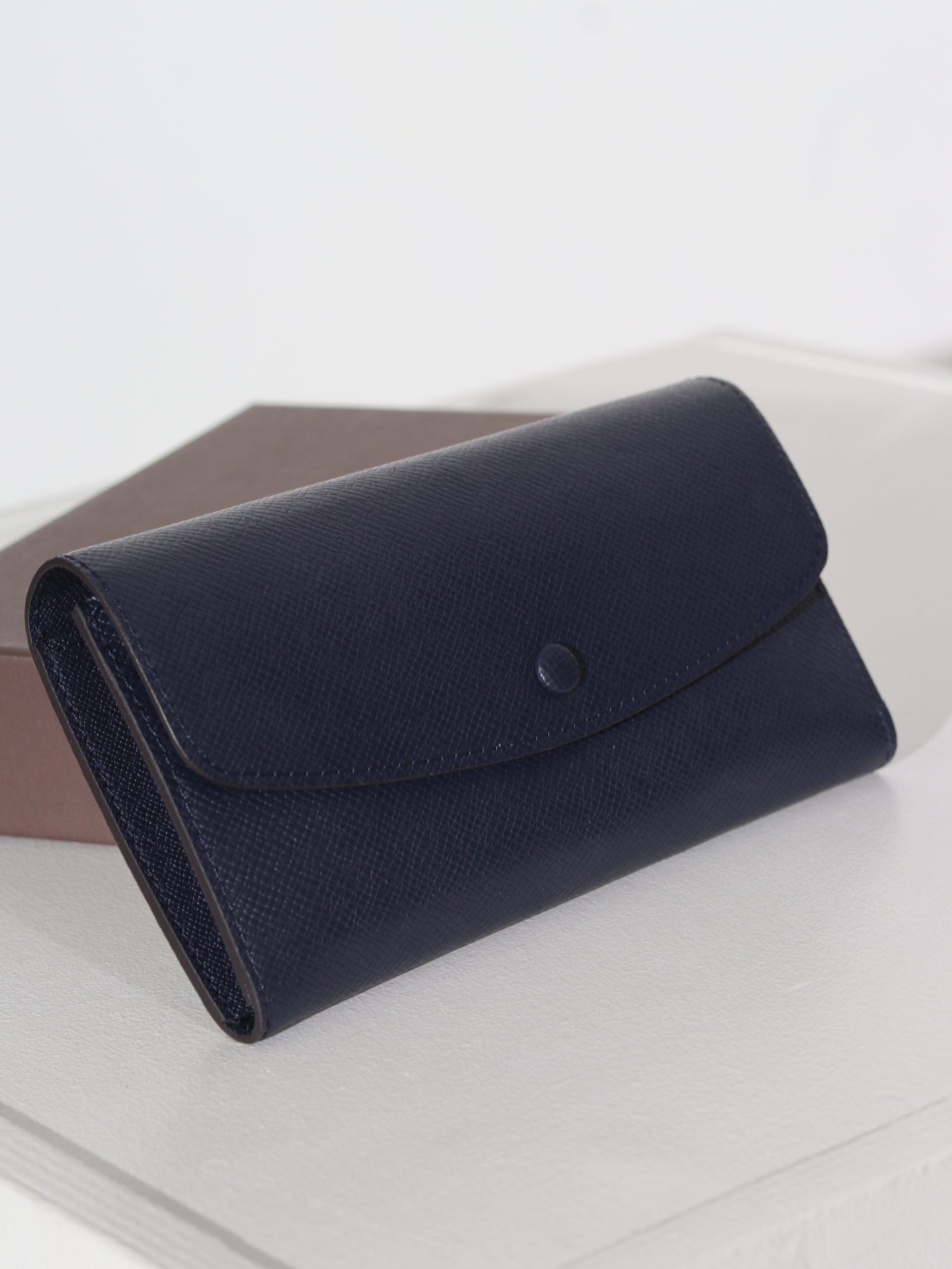 Tumši zils, smalka raksta, ādas maks - 15947