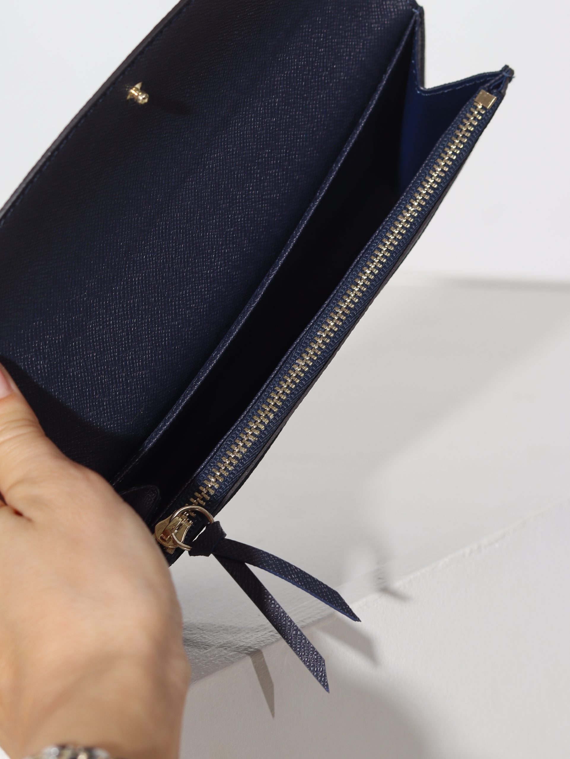 Tumši zils, smalka raksta, ādas maks - 15947