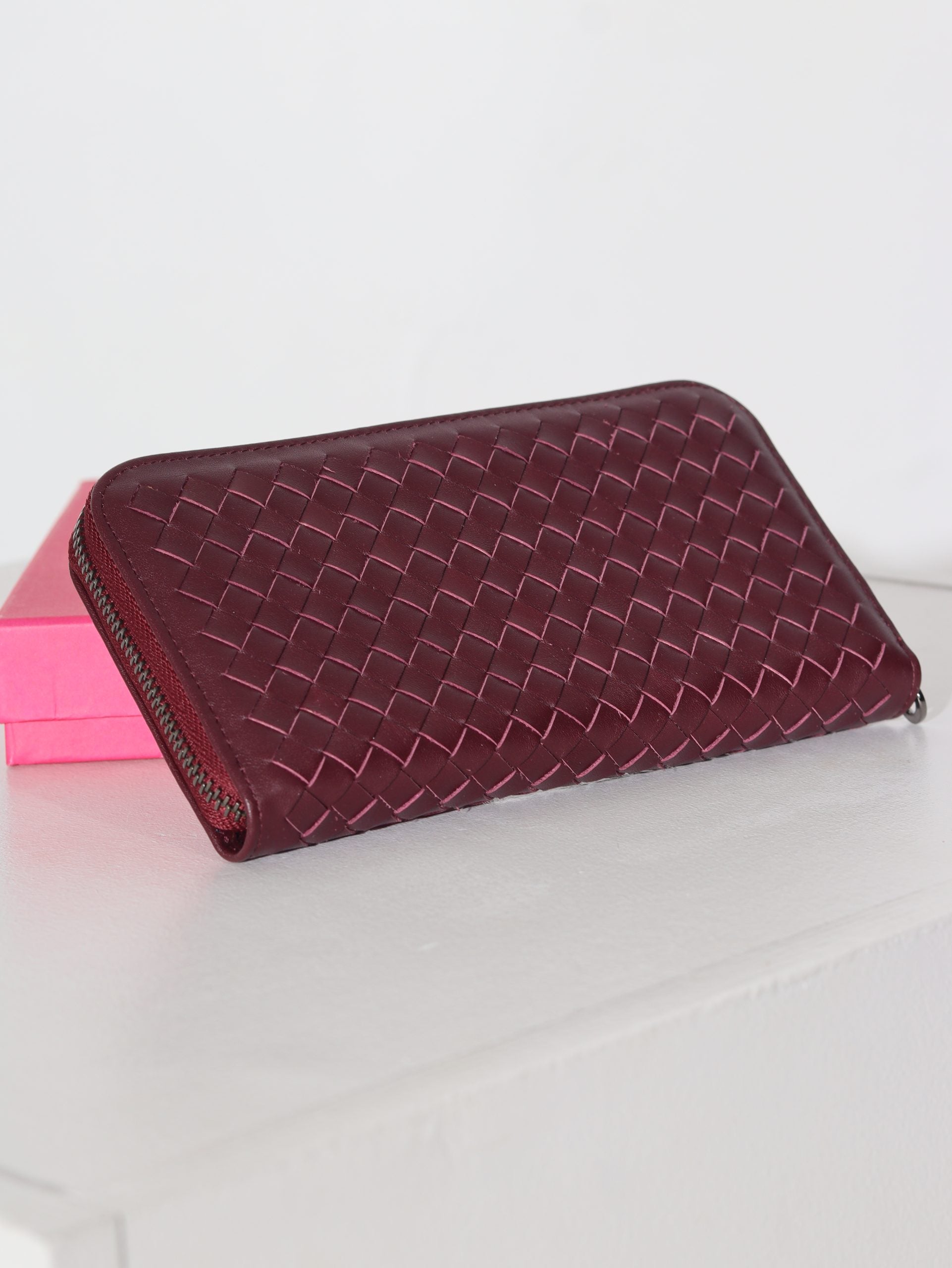 Sarkans d/ā maks ar pinuma imitāciju un rāvējslēdzēja aizdari - 15955