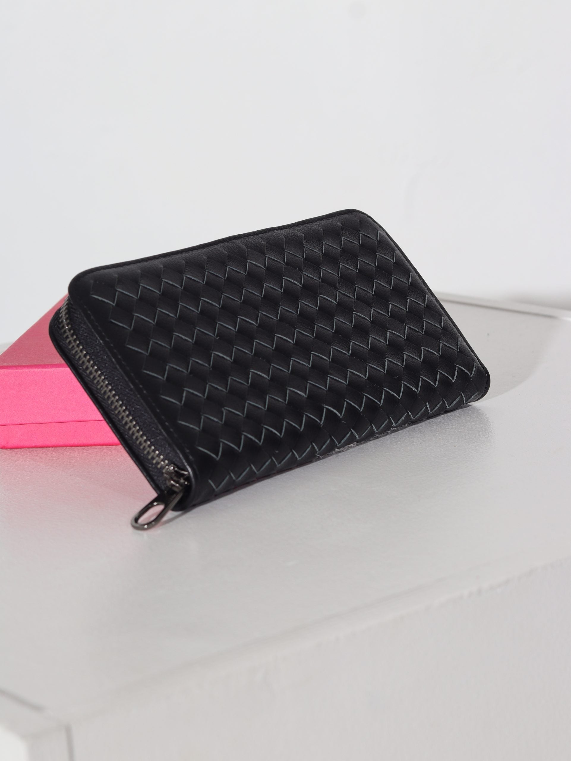 Melns d/ā maks ar pinuma imitāciju un rāvējslēdzēja aizdari - 15954