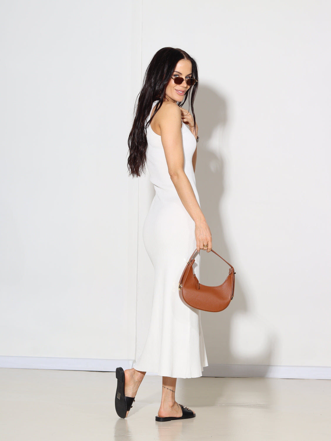 Balta augumam pieguļoša kleita - 14773