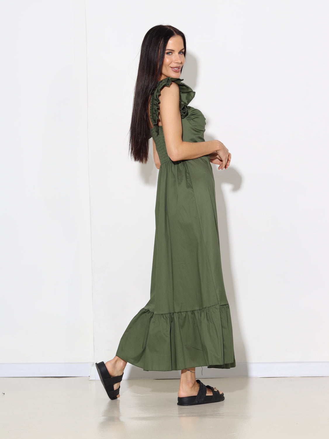 Zaļa/hakī, gara kleita ar rišiņu plecu lencēs - 15626