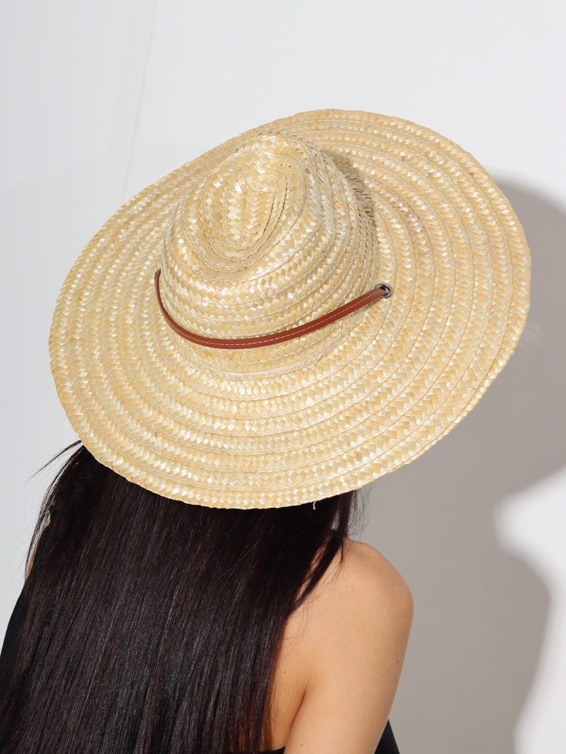 Bēša, pīta saules cepure ar brūnu aukliņu - 15636