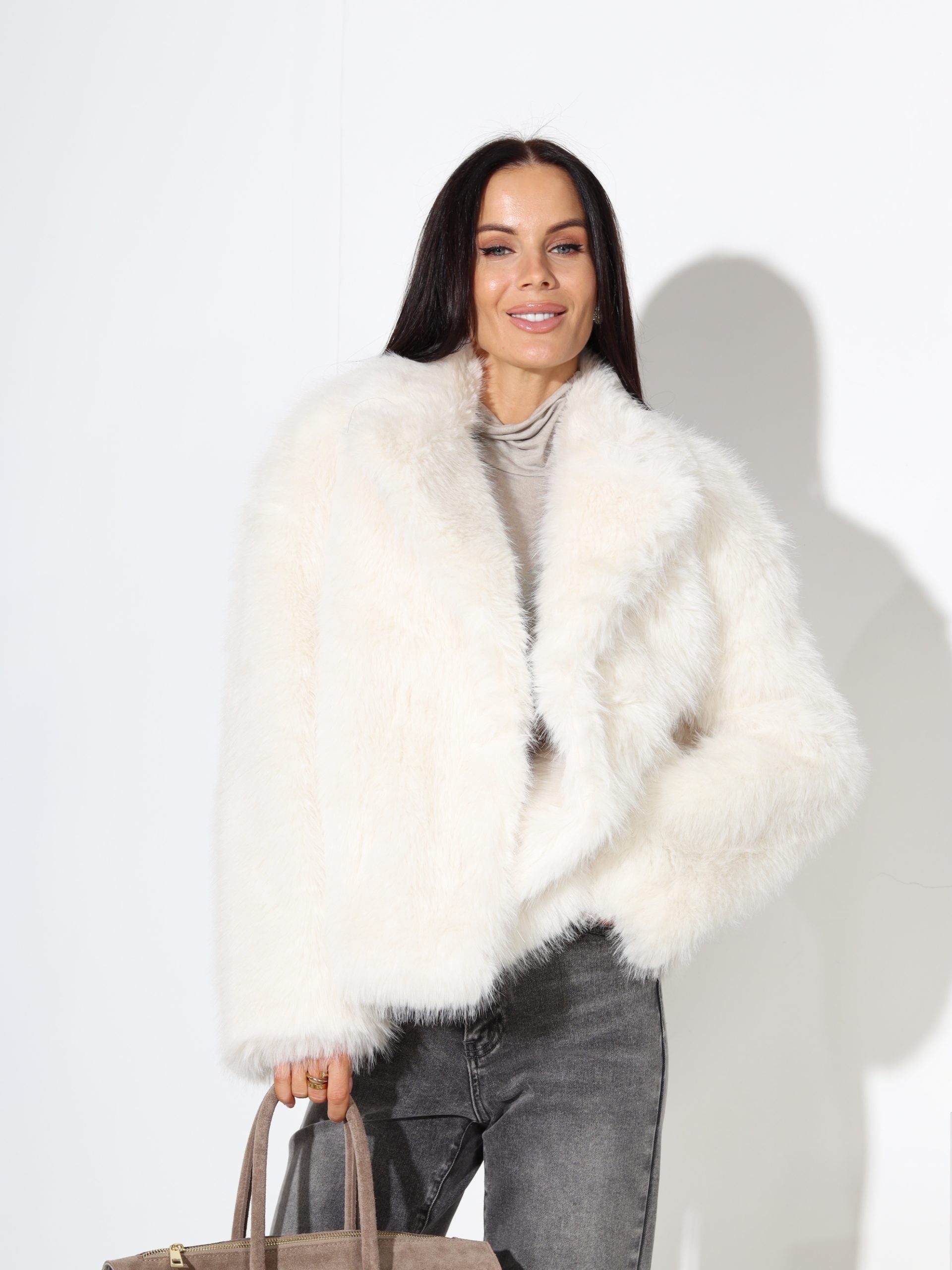 Balts m/a kažoks ar īsu spalvu - 17725