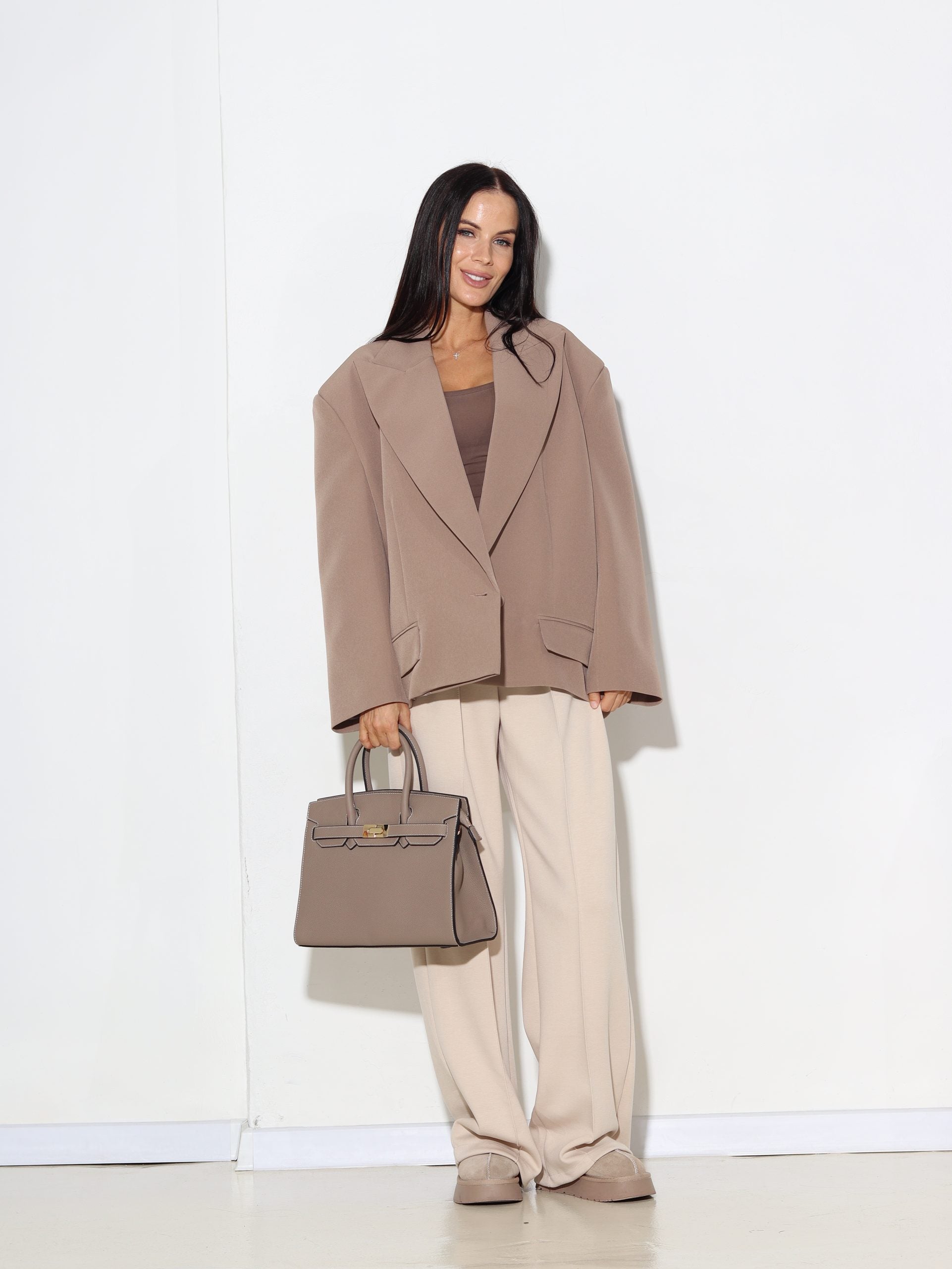 Bēšas krāsas saīsināta oversize žakete - 16329