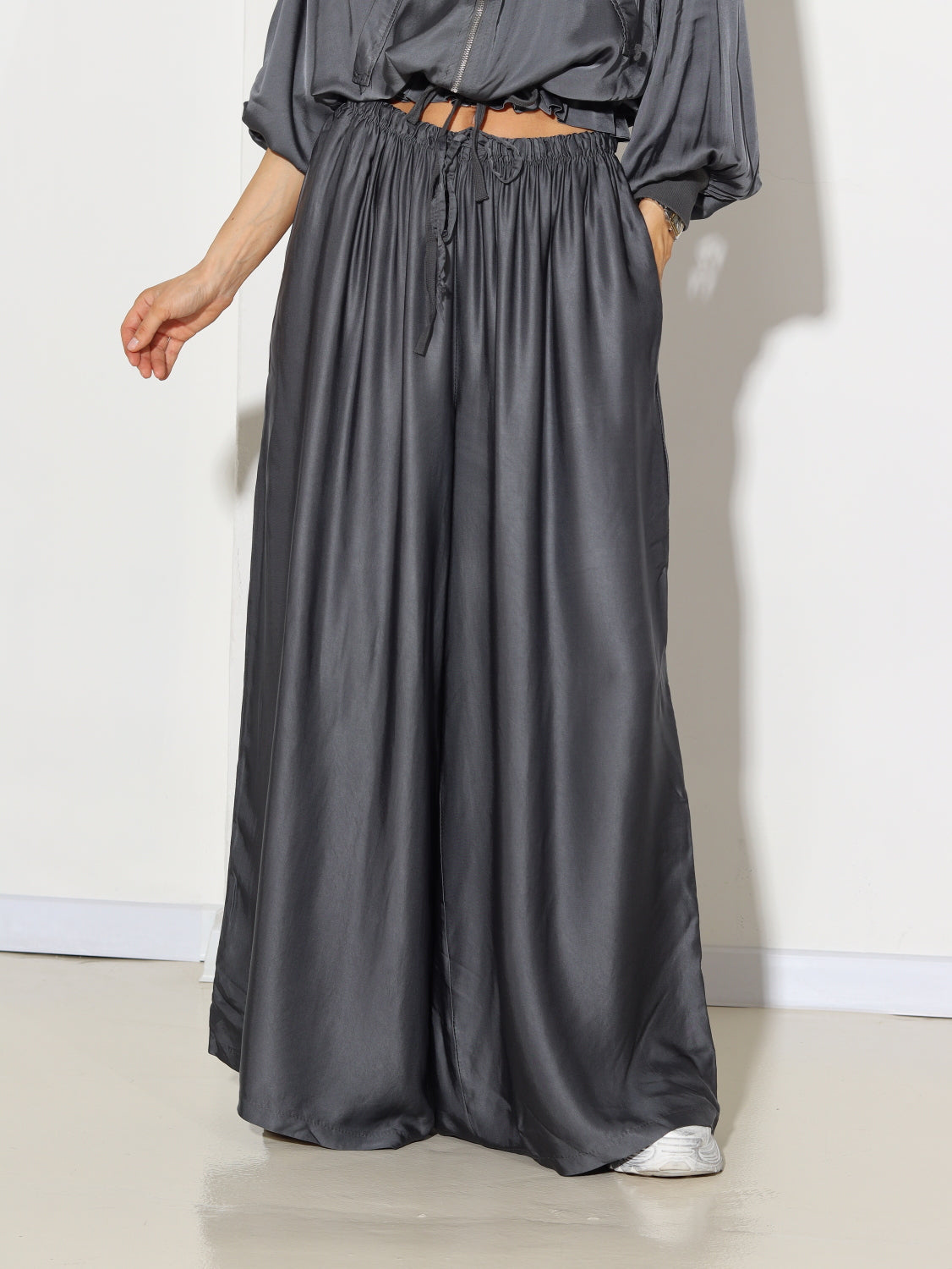 Zilpelēkas zīda platstaru bikses - 14598