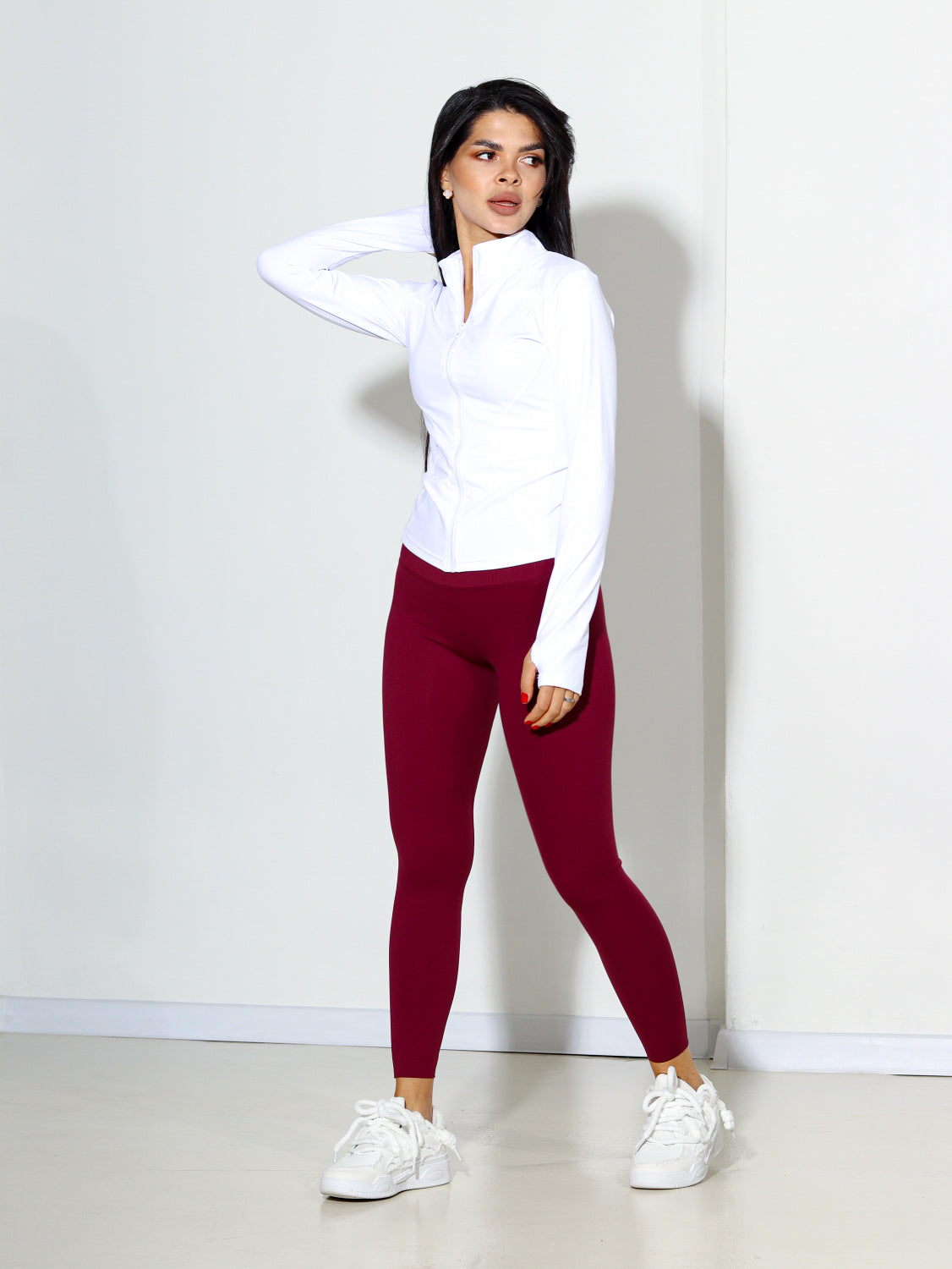 Balta, pieguļoša sporta jaka - 14307