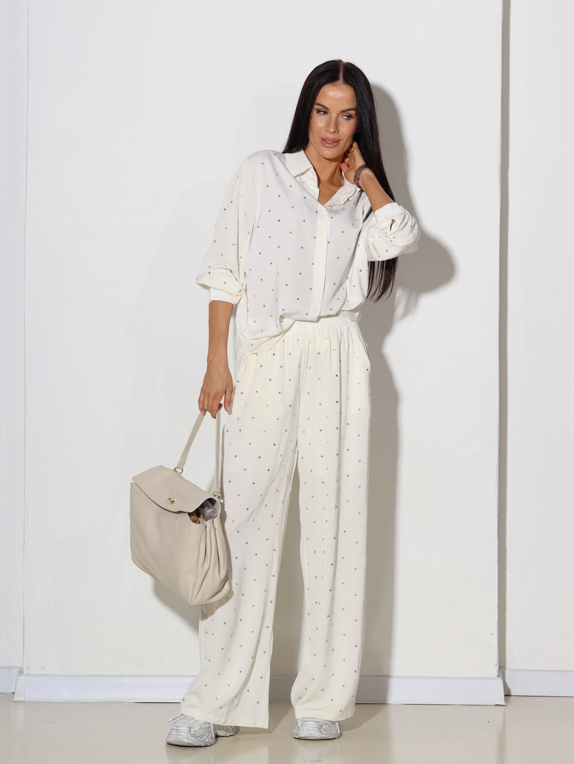 Balts 2daļīgs komplekts ar mirdzošu akmentiņu- 14821