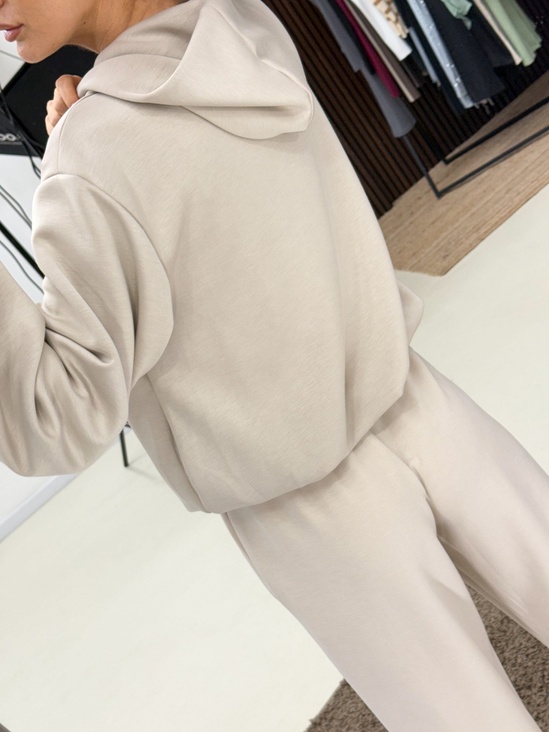 Bēša brīva piegriezuma jaka ar kapuci - 14341