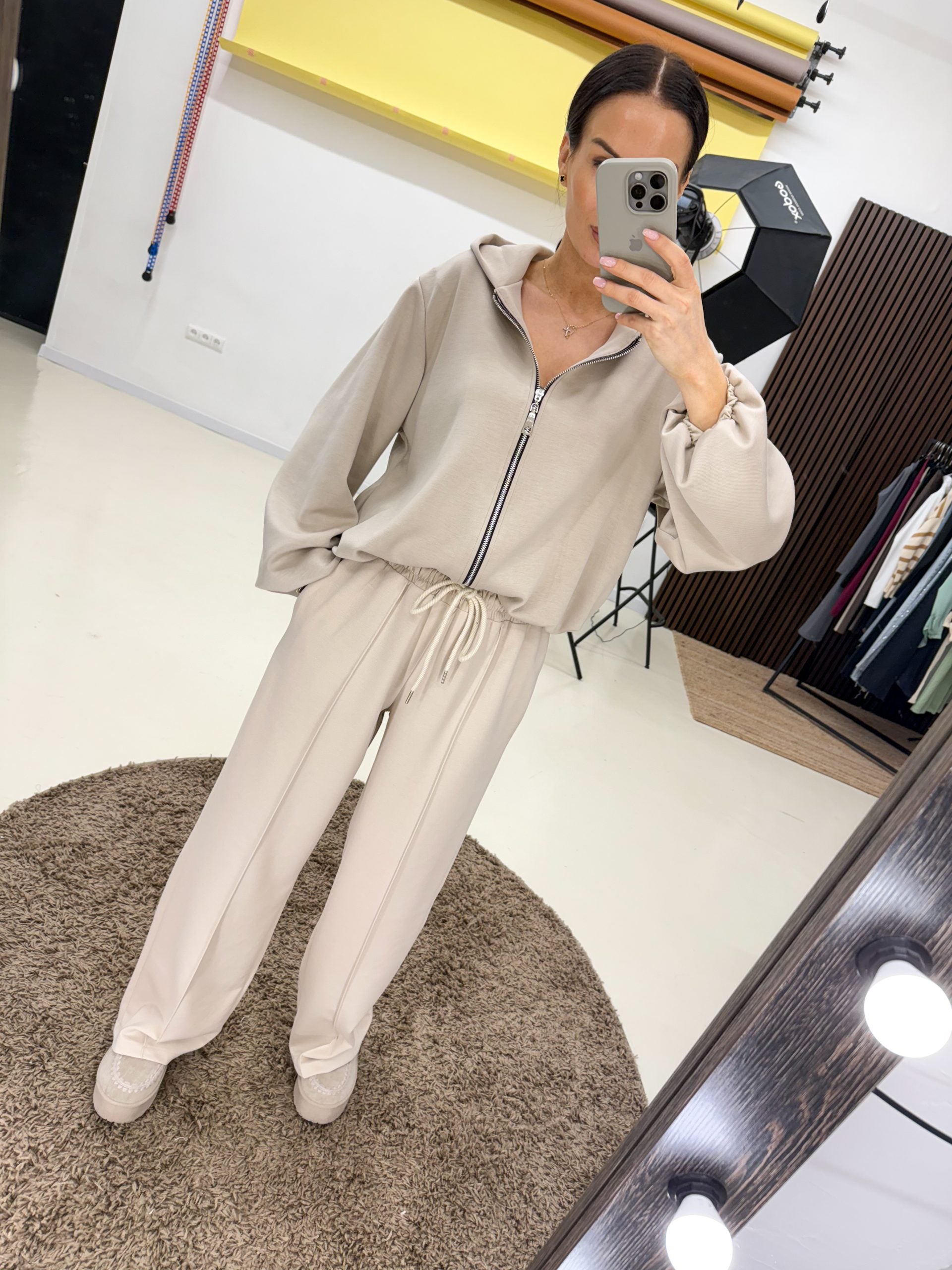 Bēšas brīvā stila bikses ar viduslīniju staros - 14334