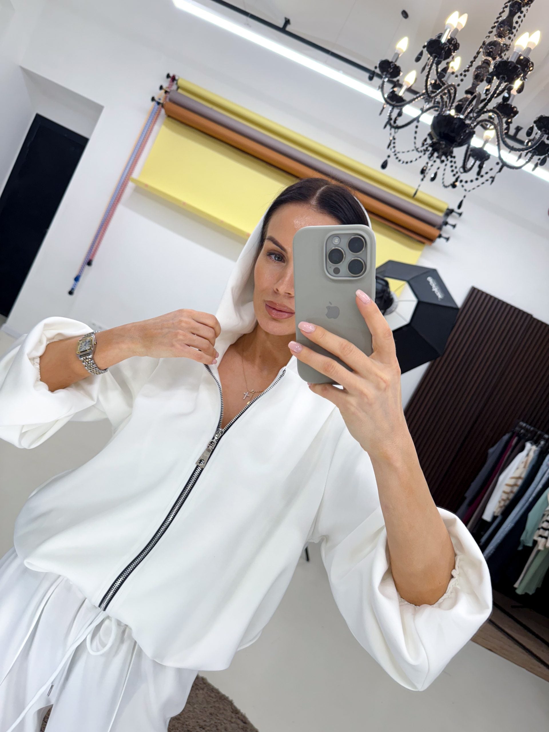 Balta brīva piegriezuma jaka ar kapuci - 14342