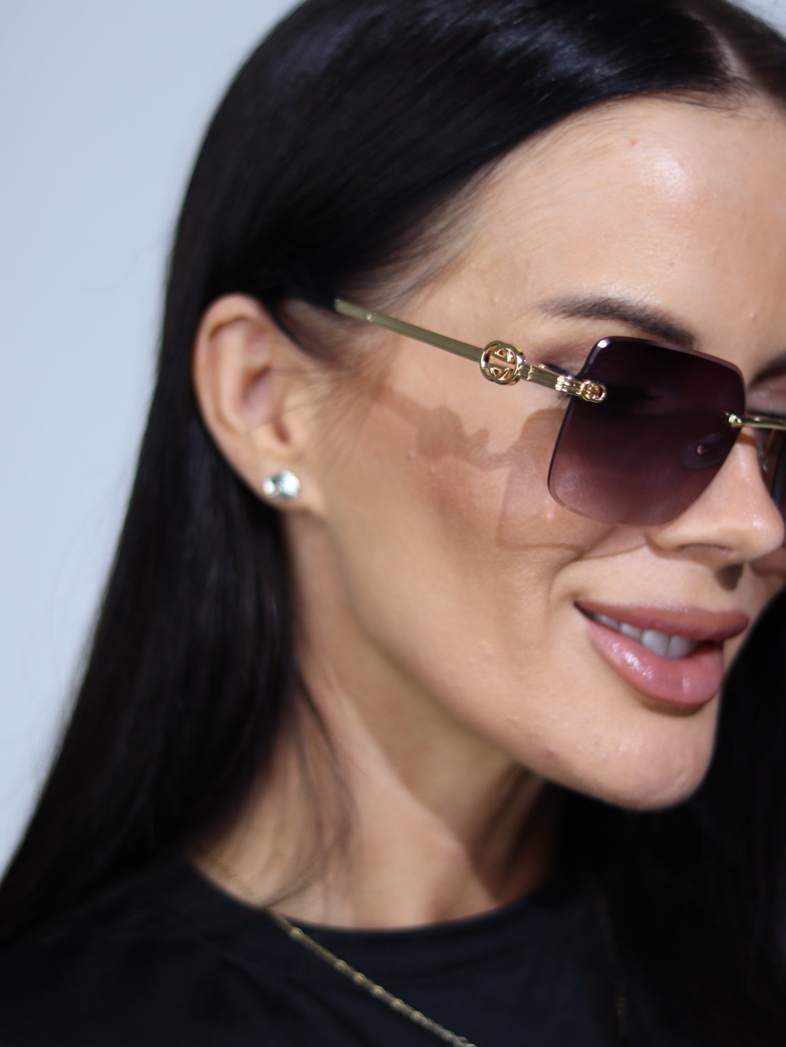 Zilpelēkas saulesbrilles ar smalkām kājiņām - 15710