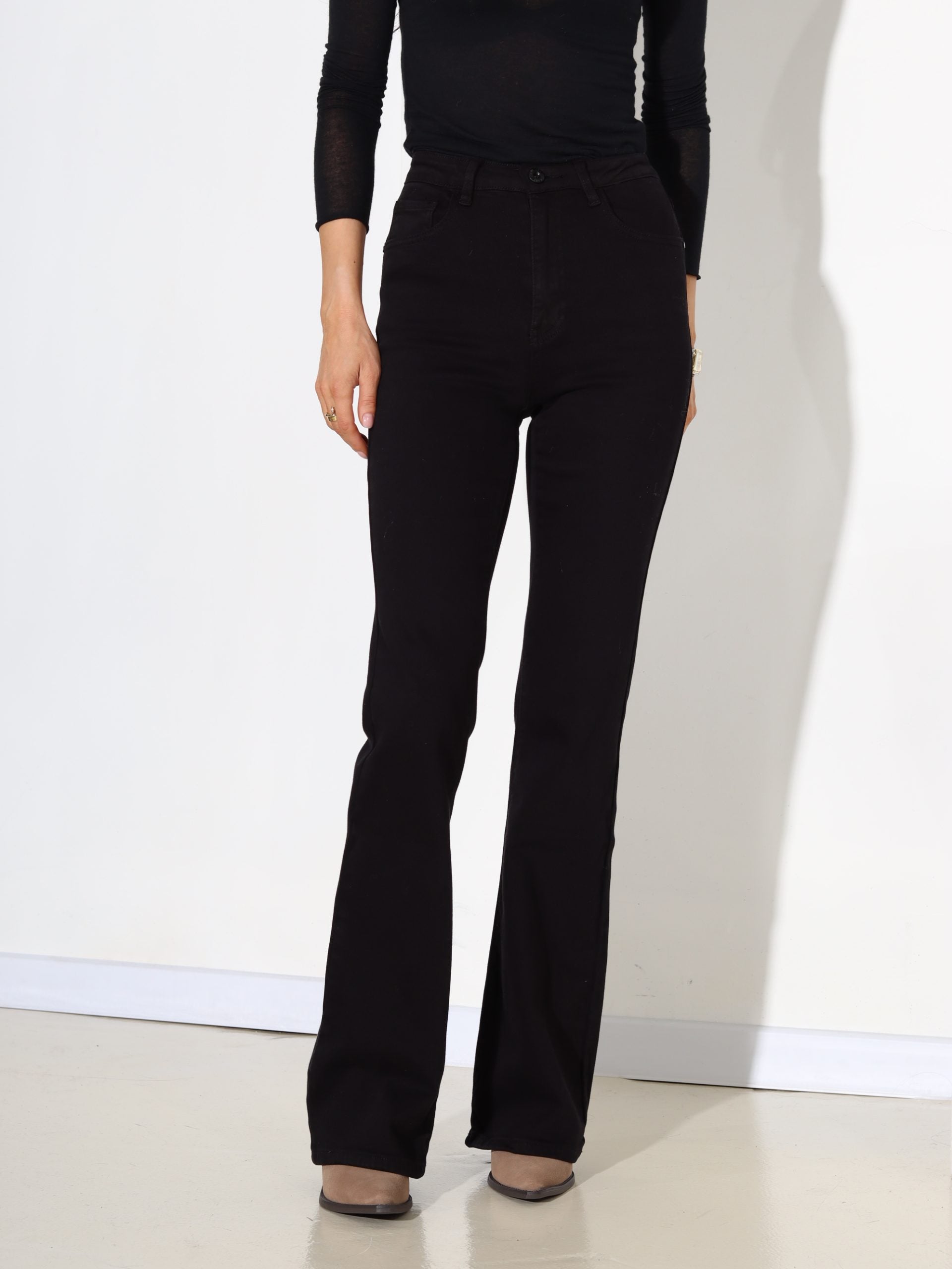 Melnas Laulia džinsa bikses "Flare fit , full length" - 17770
