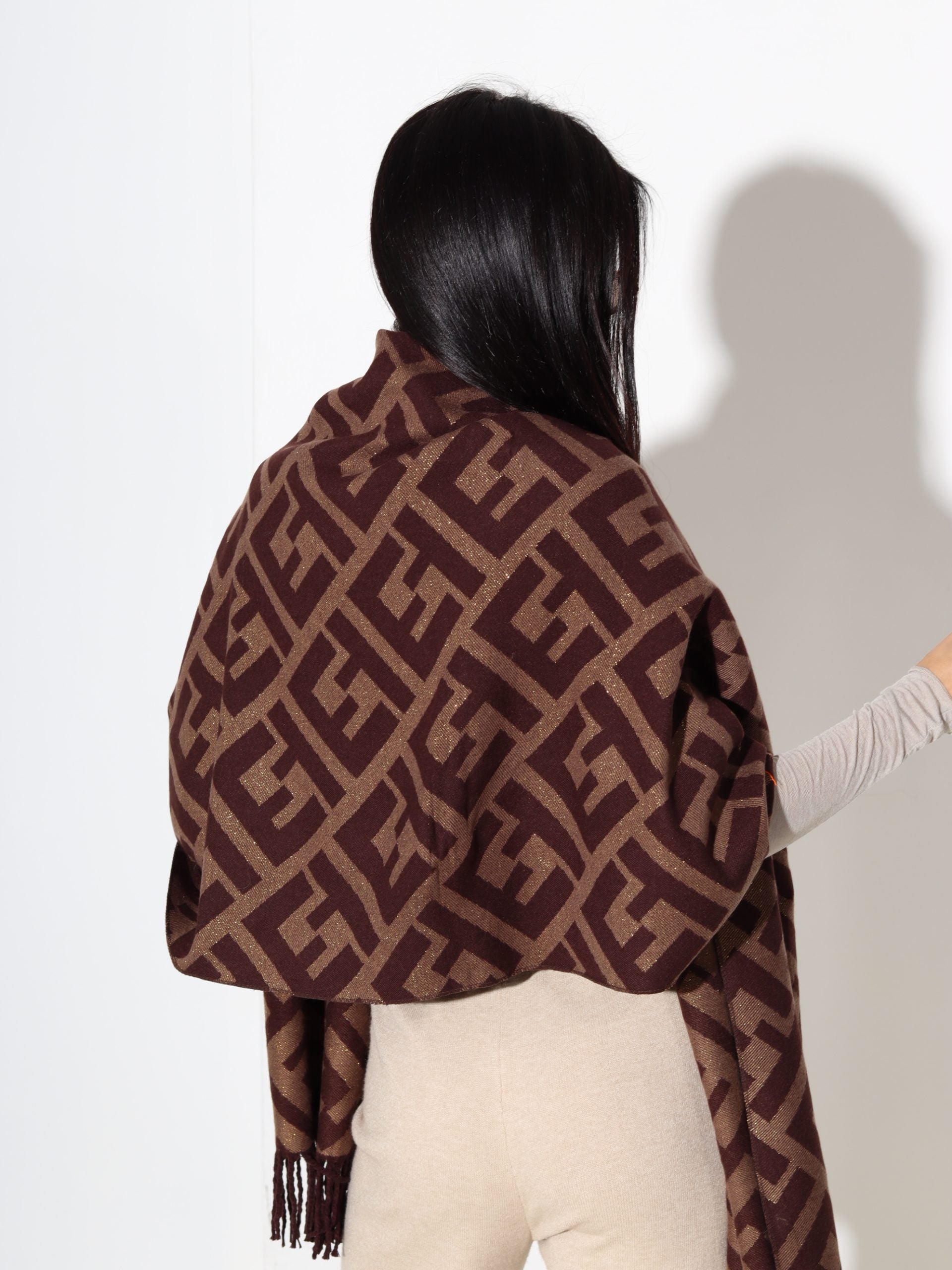 T.brūna šalle ar ornamenta rakstu - 17420