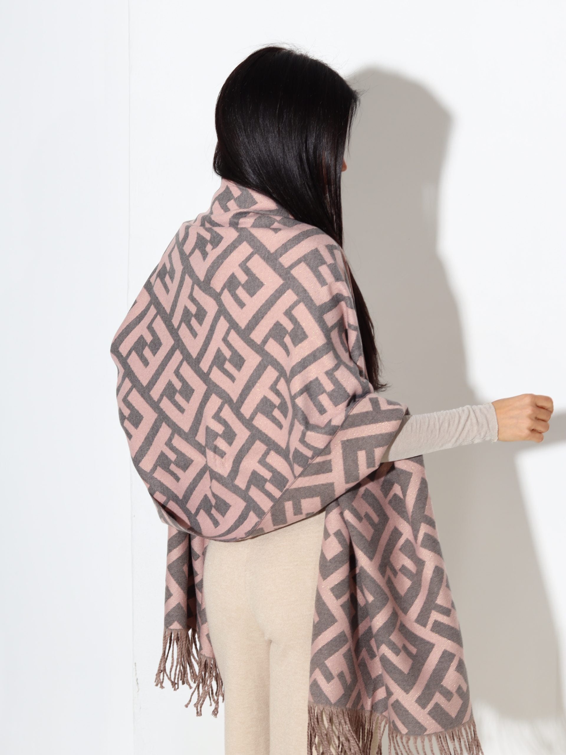 Rozā+pelēka šalle ar ornamenta rakstu - 17419