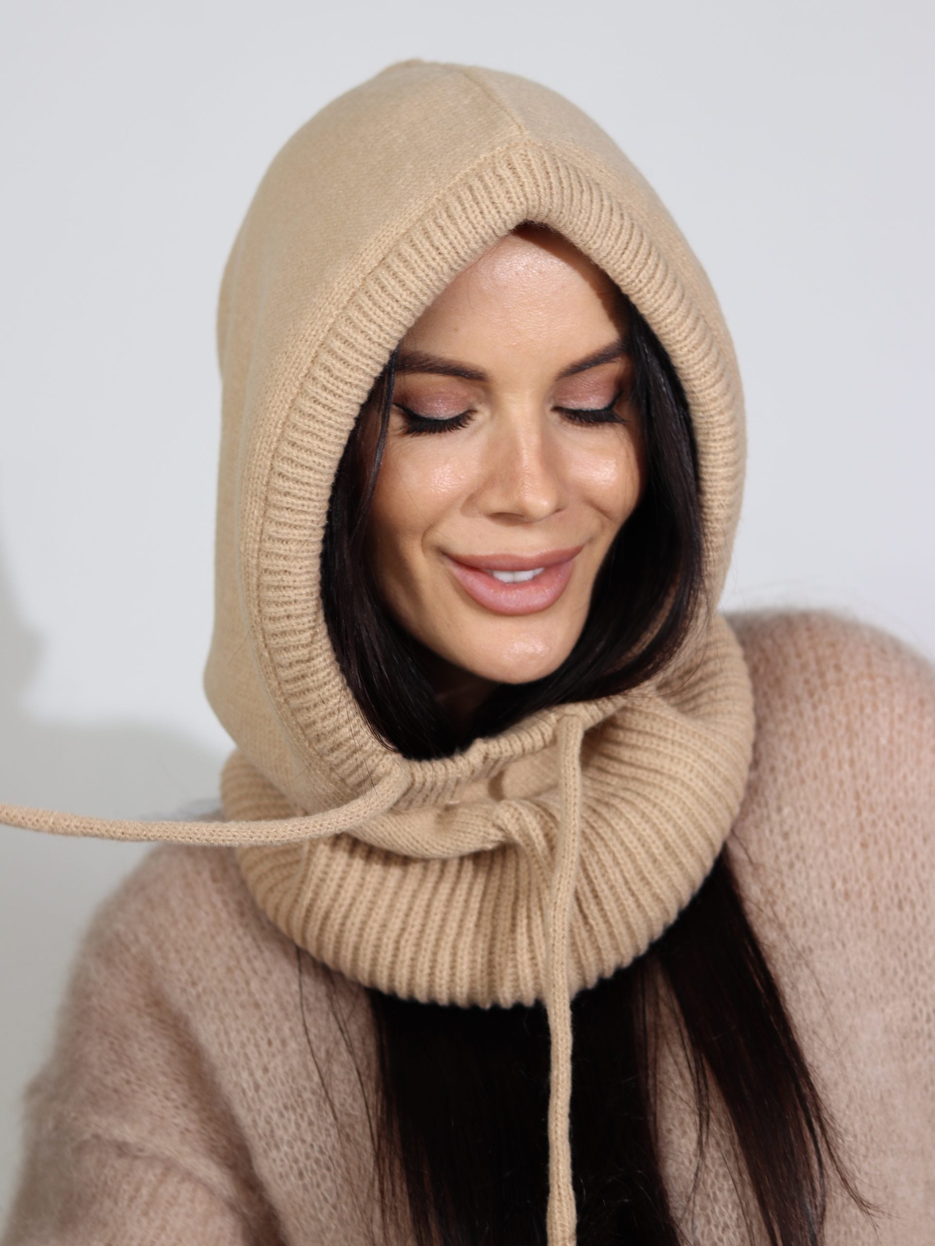 Bēša, silta, adīta kapuce - 17019