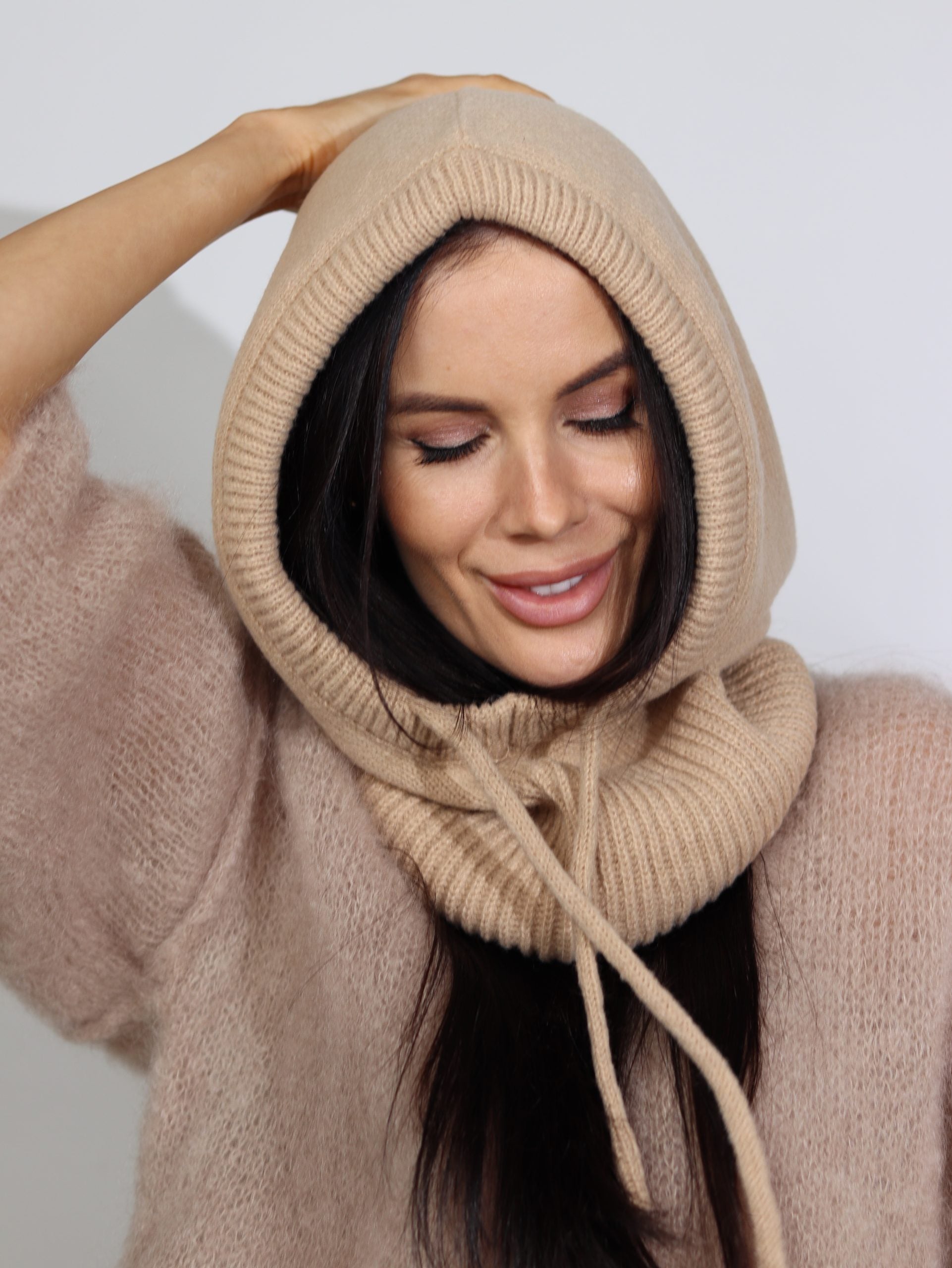 Bēša, silta, adīta kapuce - 17019