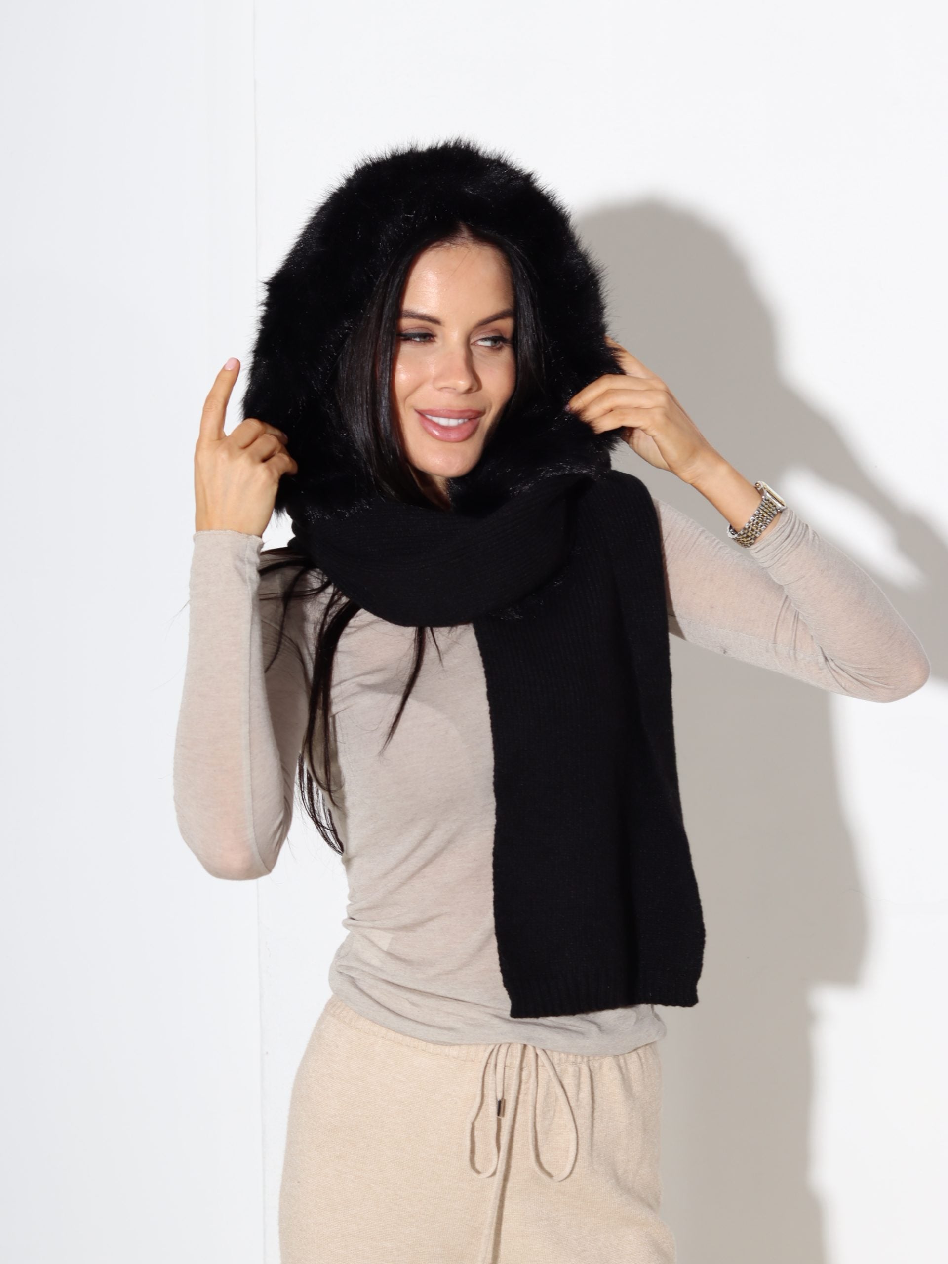 Melna kapuce+šalle "2IN1" - 17431