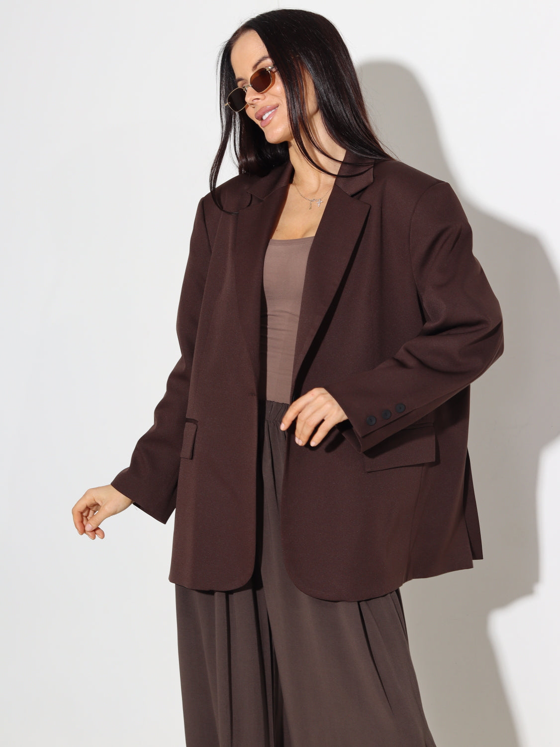 Tumši brūna, brīva piegriezuma žakete "Me Guste"- 15776