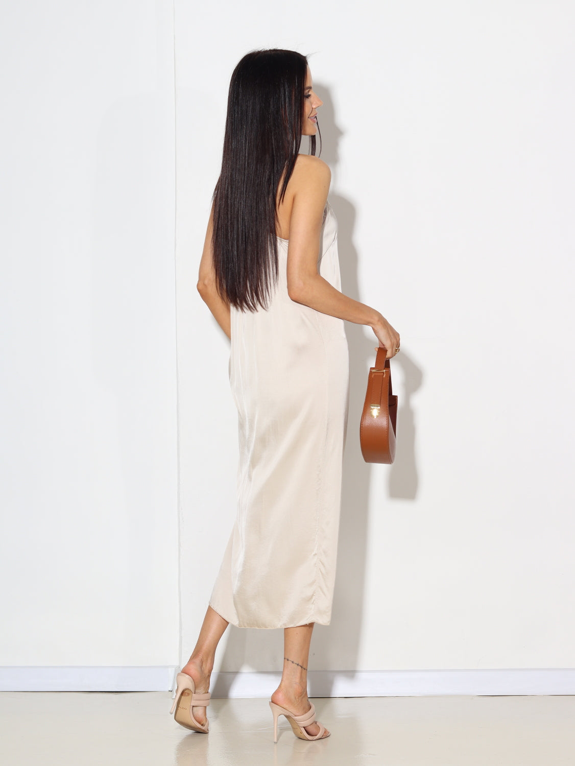 Bēša zīda kleita ar regulējamām lencītēm - 14868