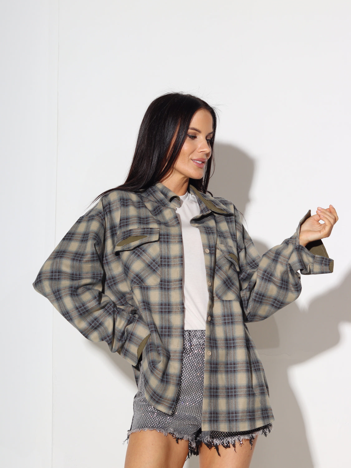 Zaļš, rūtains krekls ar plēsuma efektu - 14892