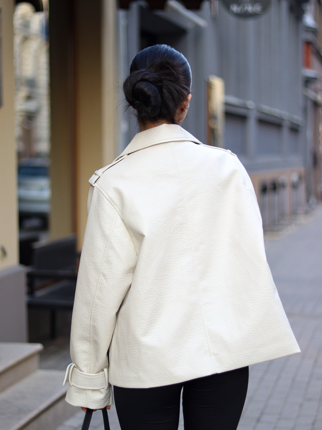 Bēša, brīva piegriezuma eco ādas jaka - 14371