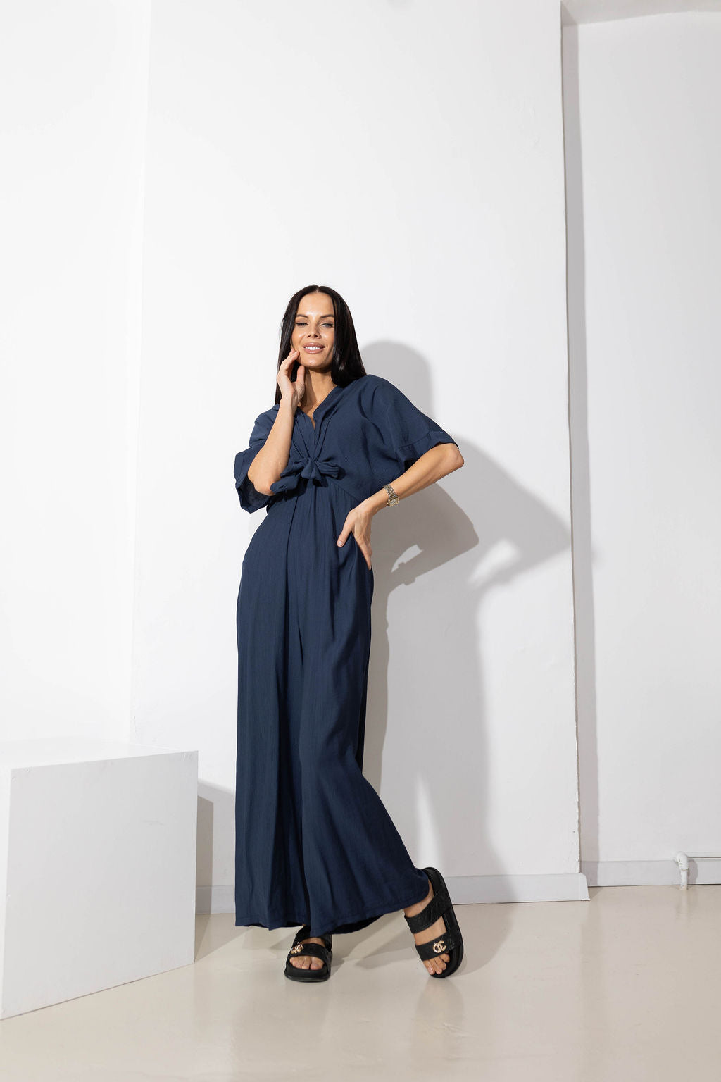 Zils kombinezons ar izceļošu vidukli - 14935