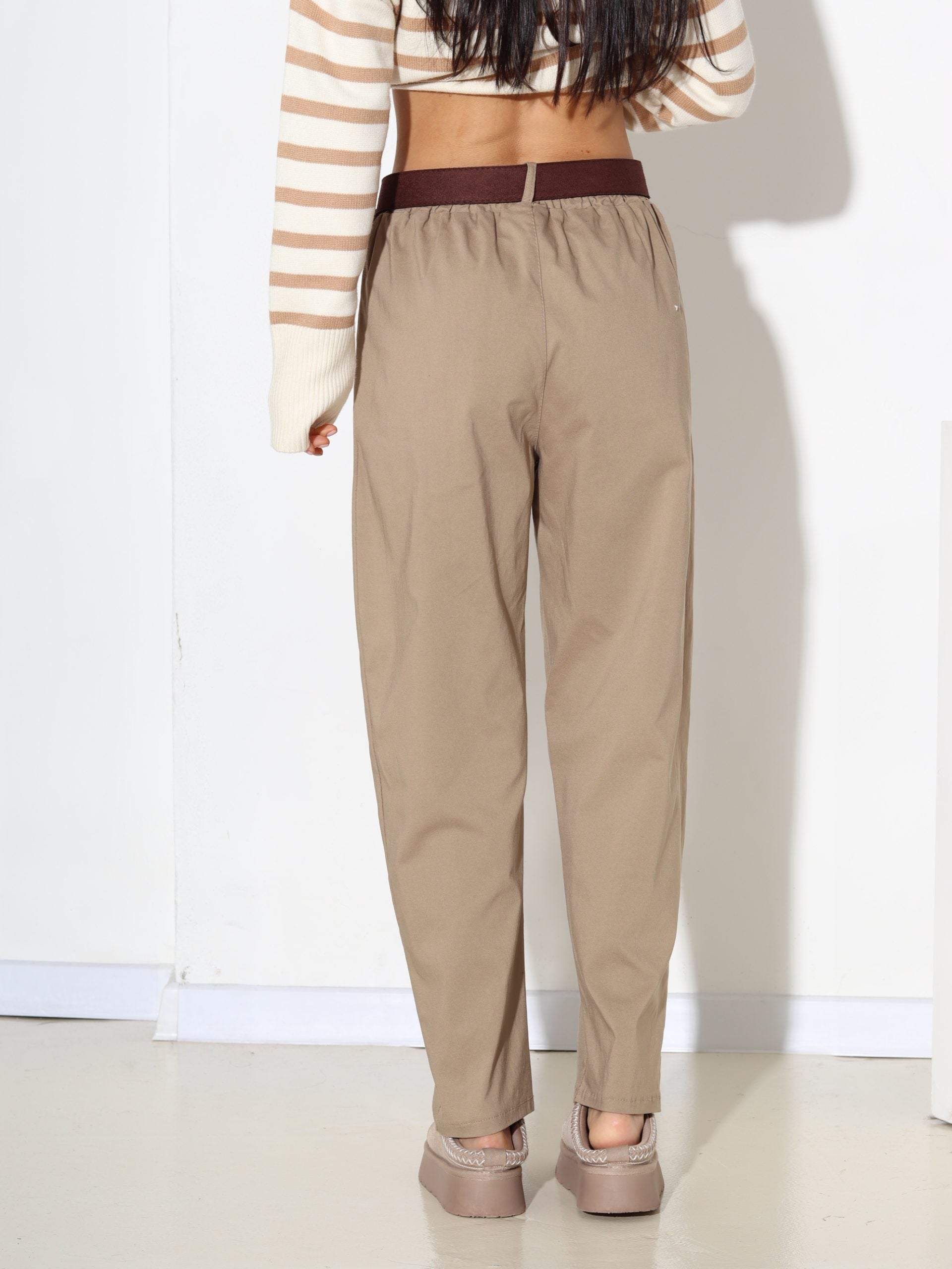 Bēšas bikses, bieza, elastīga auduma, ar jostiņu - 17460