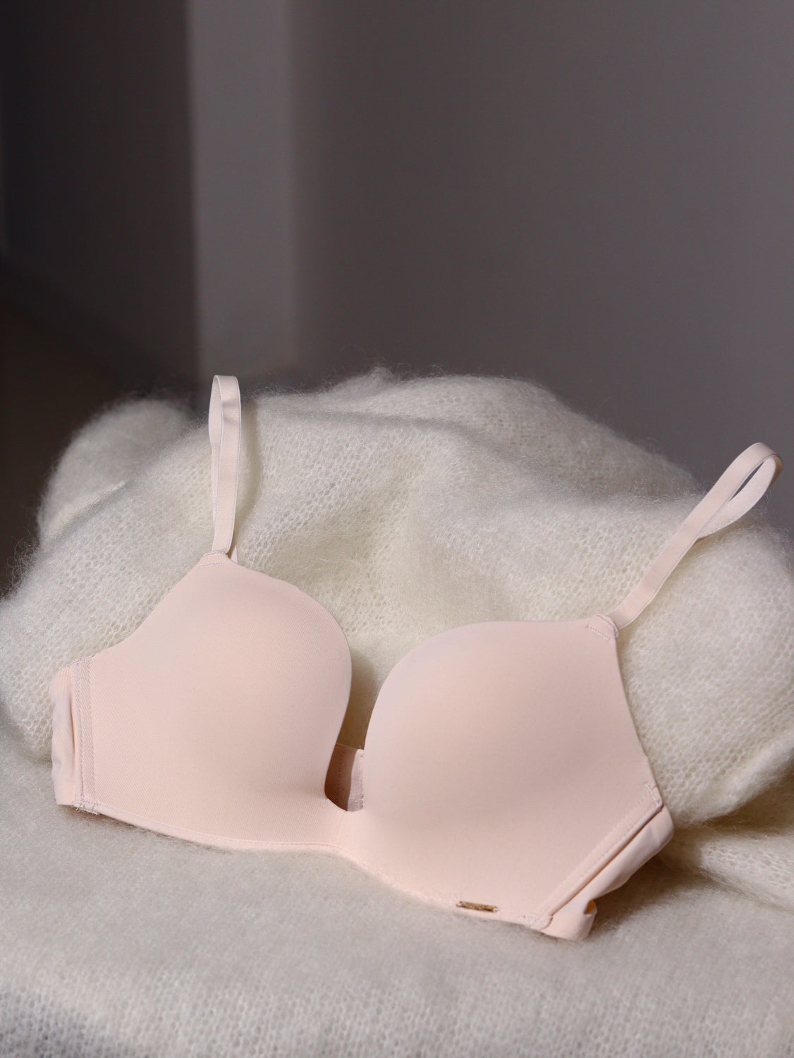 Bēša bezvīļu krūšturis ,,Weiye Si " - 14387