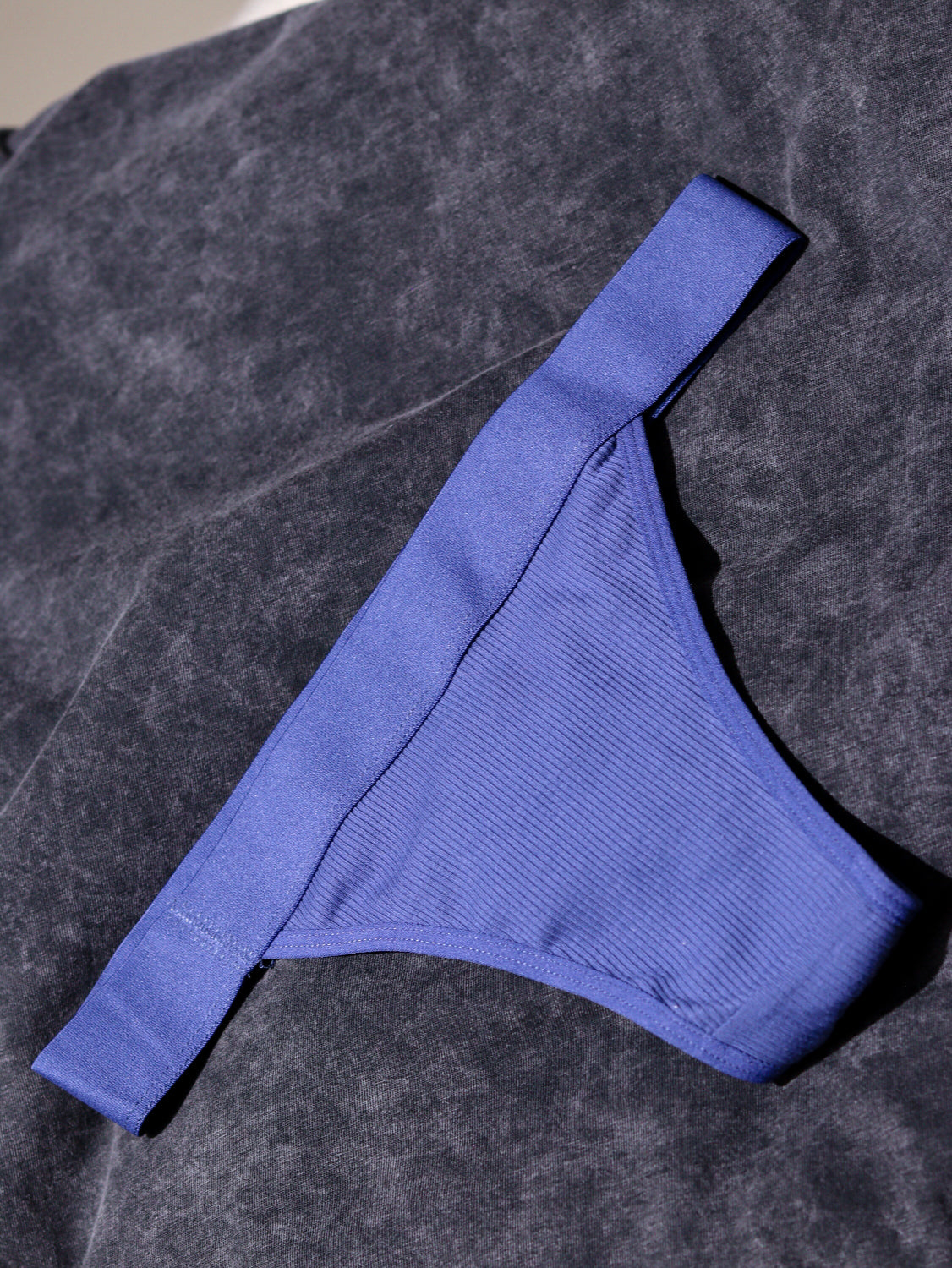 Zilas ''LOVE'' apakšbikses 'brazil' tipa - 14398