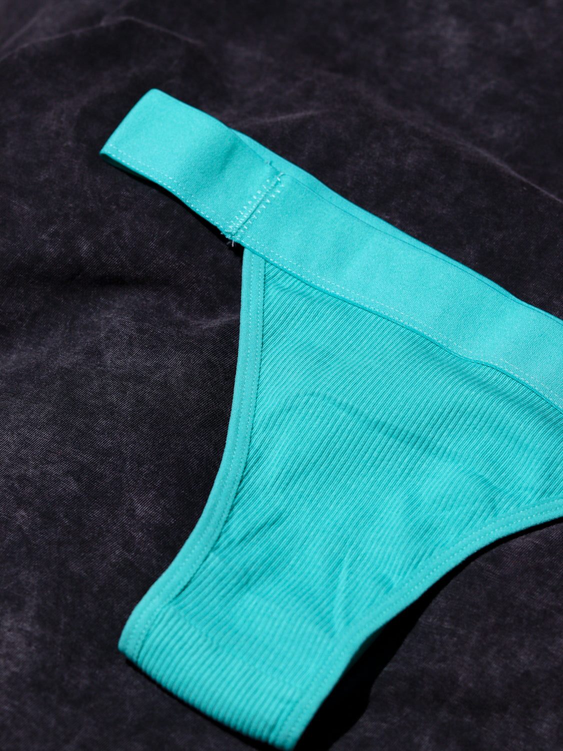 Zaļzilas ''LOVE'' apakšbikses 'brazil' tipa - 14399