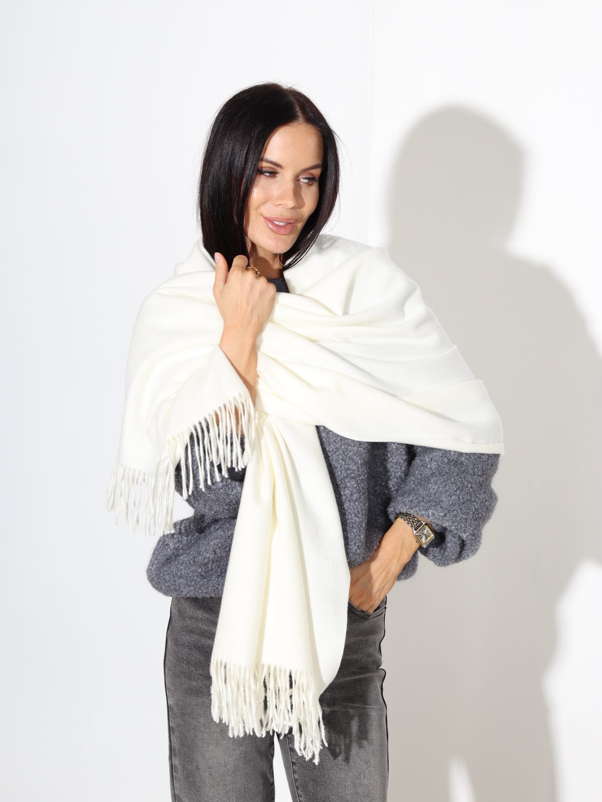 Pienbalta šalle 'Kašmira pieskāriens' - 17777