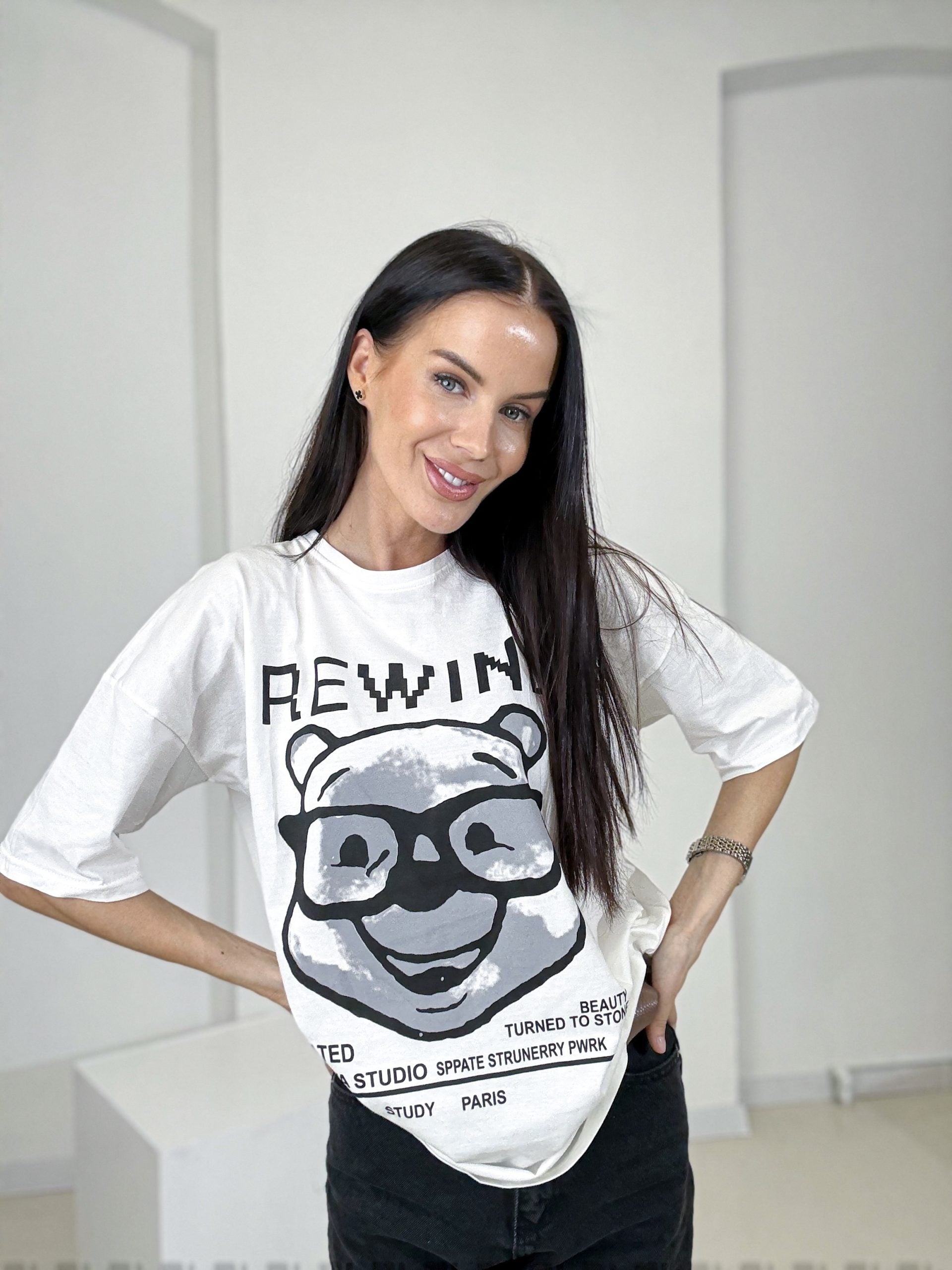 Balts t- krekls ar uzdruku 'REWIND' lāčuks - 14950