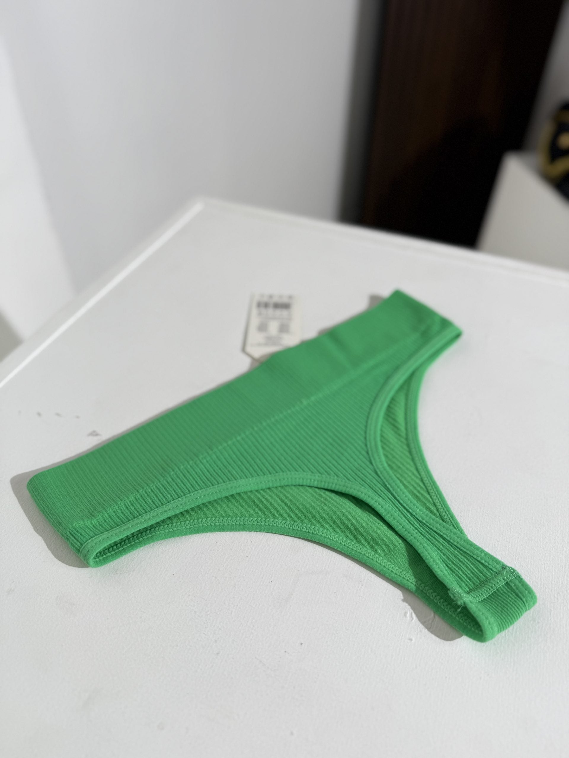 Zaļas string biksītes - 16910