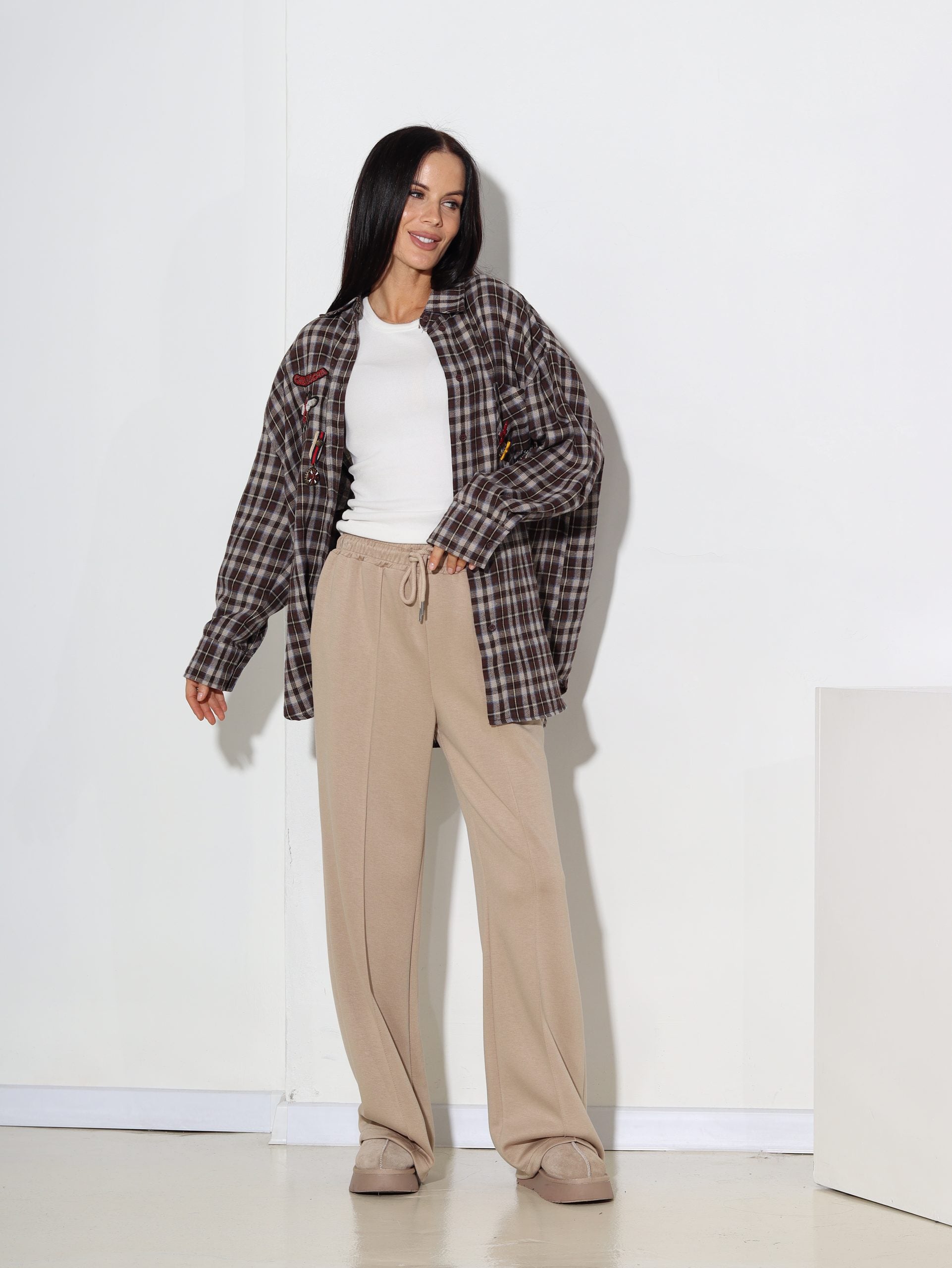 Bēšas krāsas, sportiska stila bikses - 14000