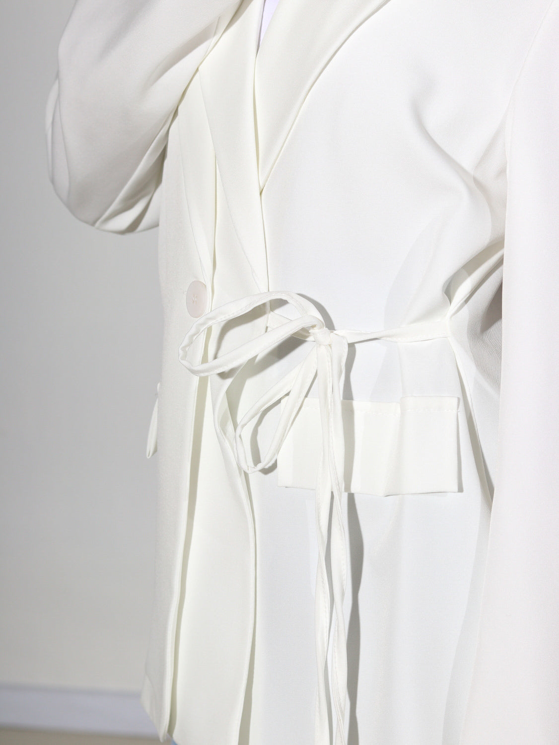 Balta žakete ar sienamu auklņu - 14451